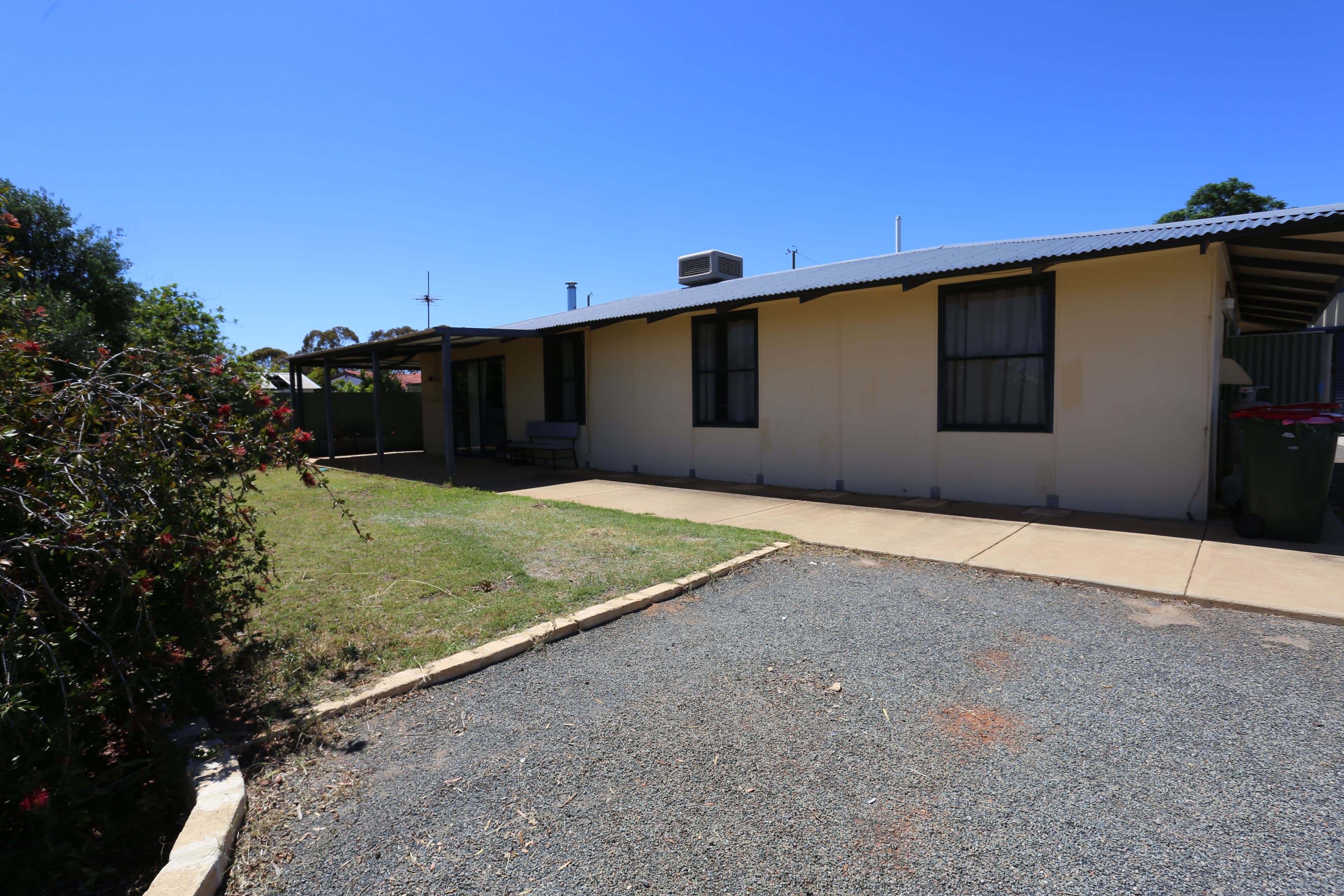 19 Hakea Street, Kambalda West - Image 1
