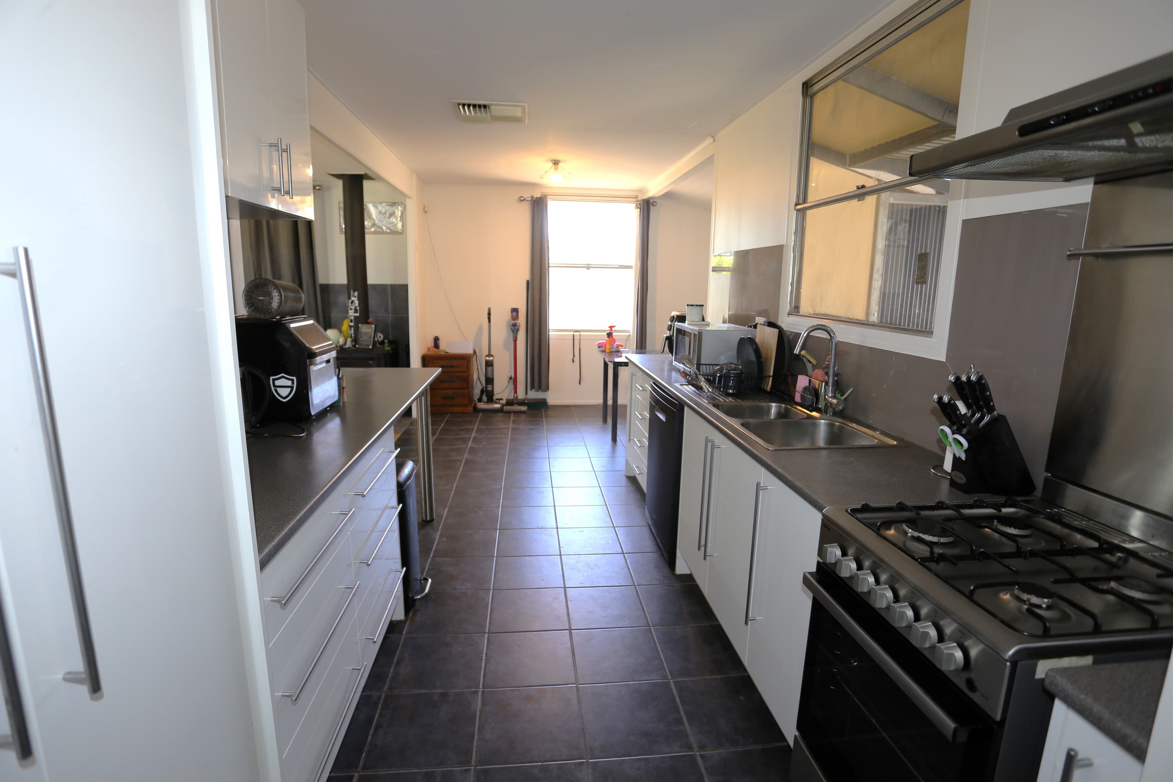 19 Hakea Street, Kambalda West - Thumbnail 3