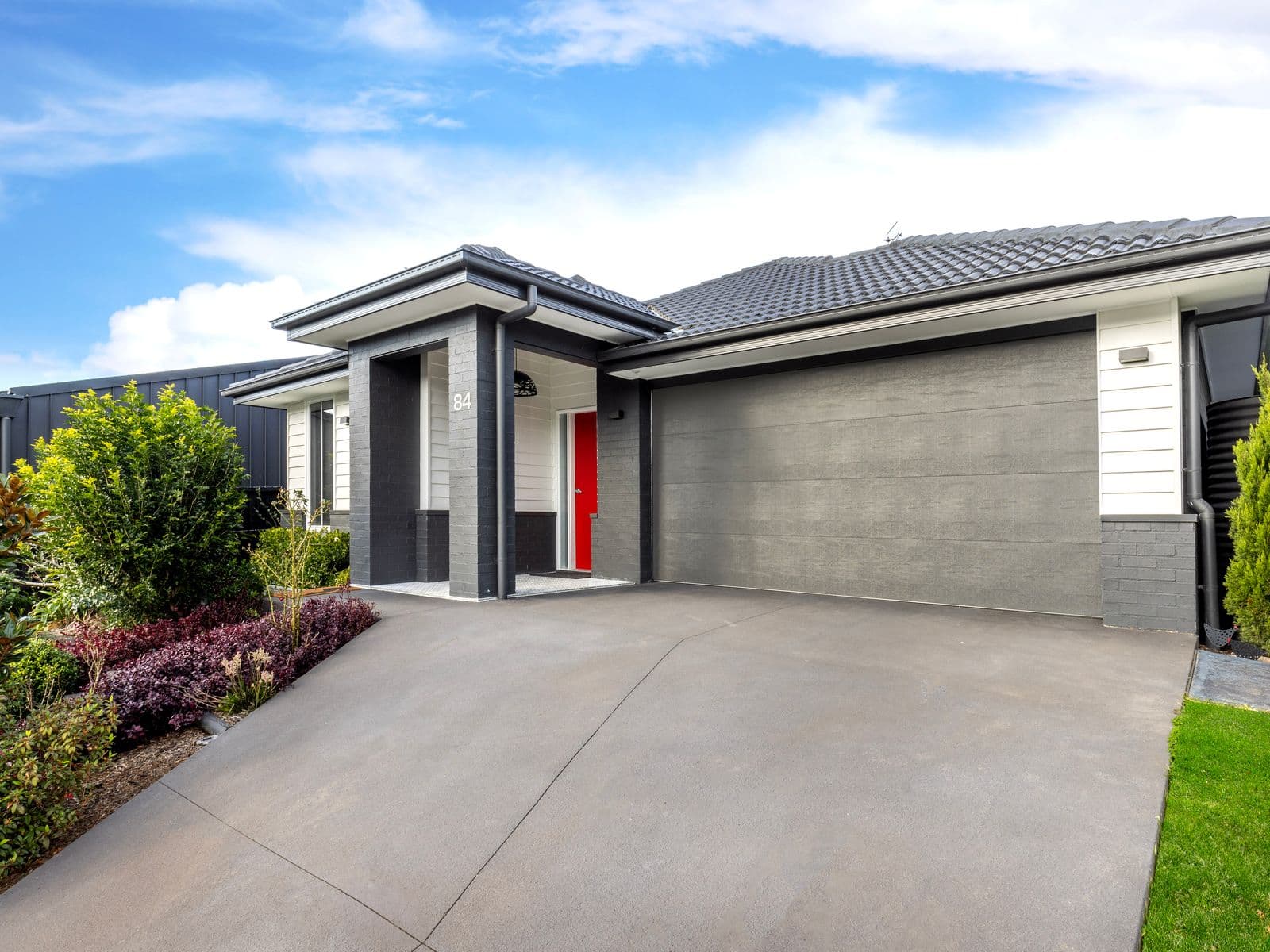 84 Parker Crescent, Berry - Image 1