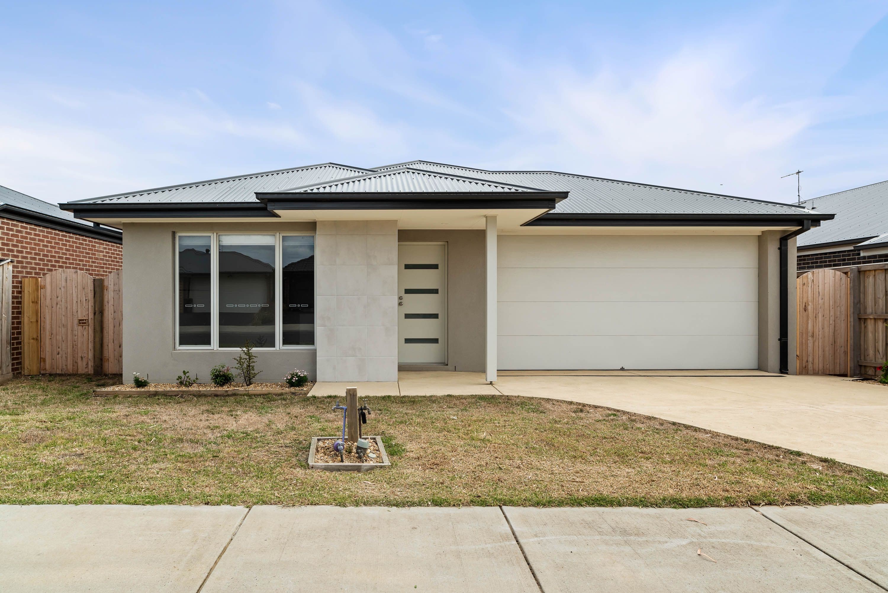 16 Abingdon Avenue, Cowes VIC 3922, Cowes - Image 1