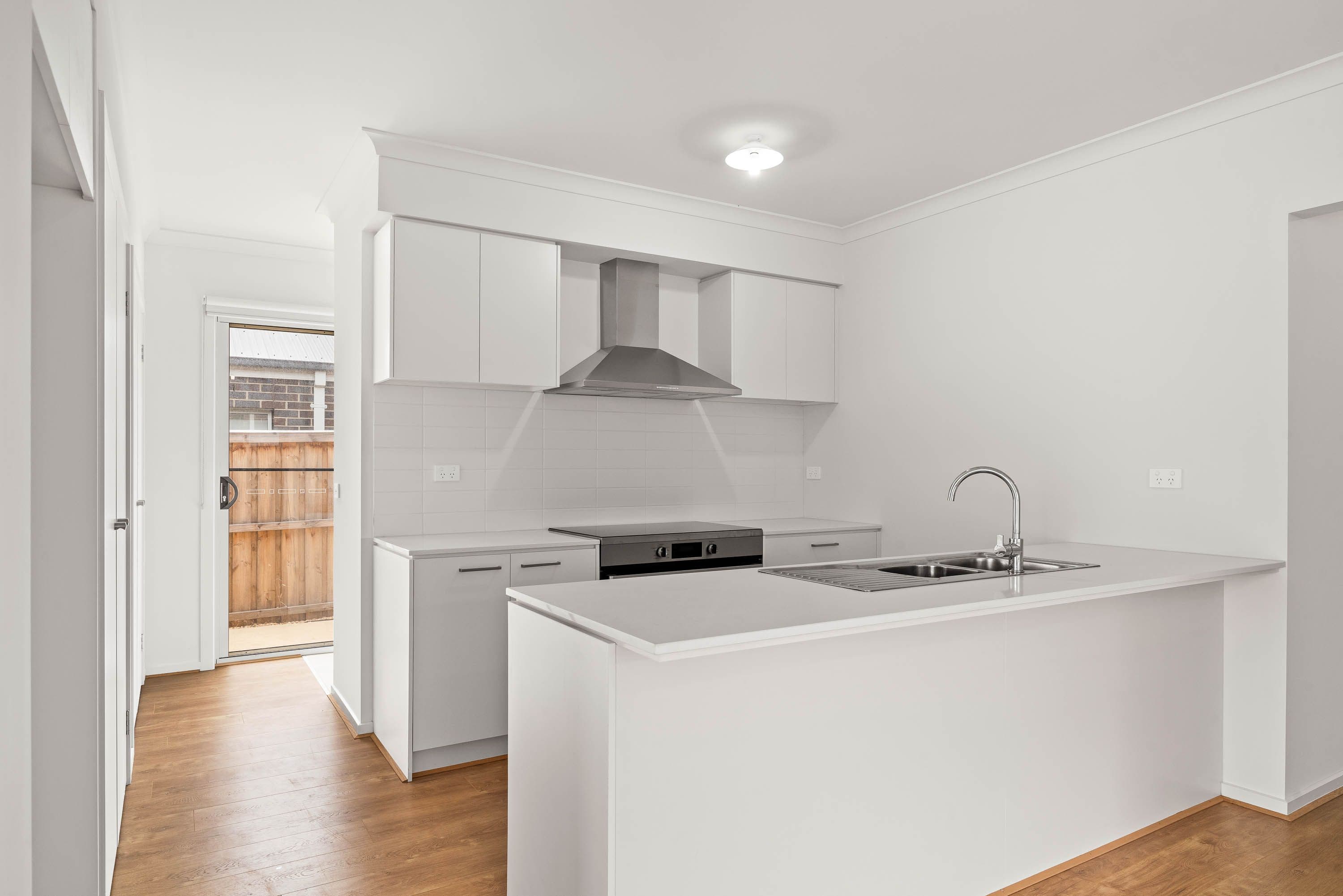 16 Abingdon Avenue, Cowes VIC 3922, Cowes - Thumbnail 2