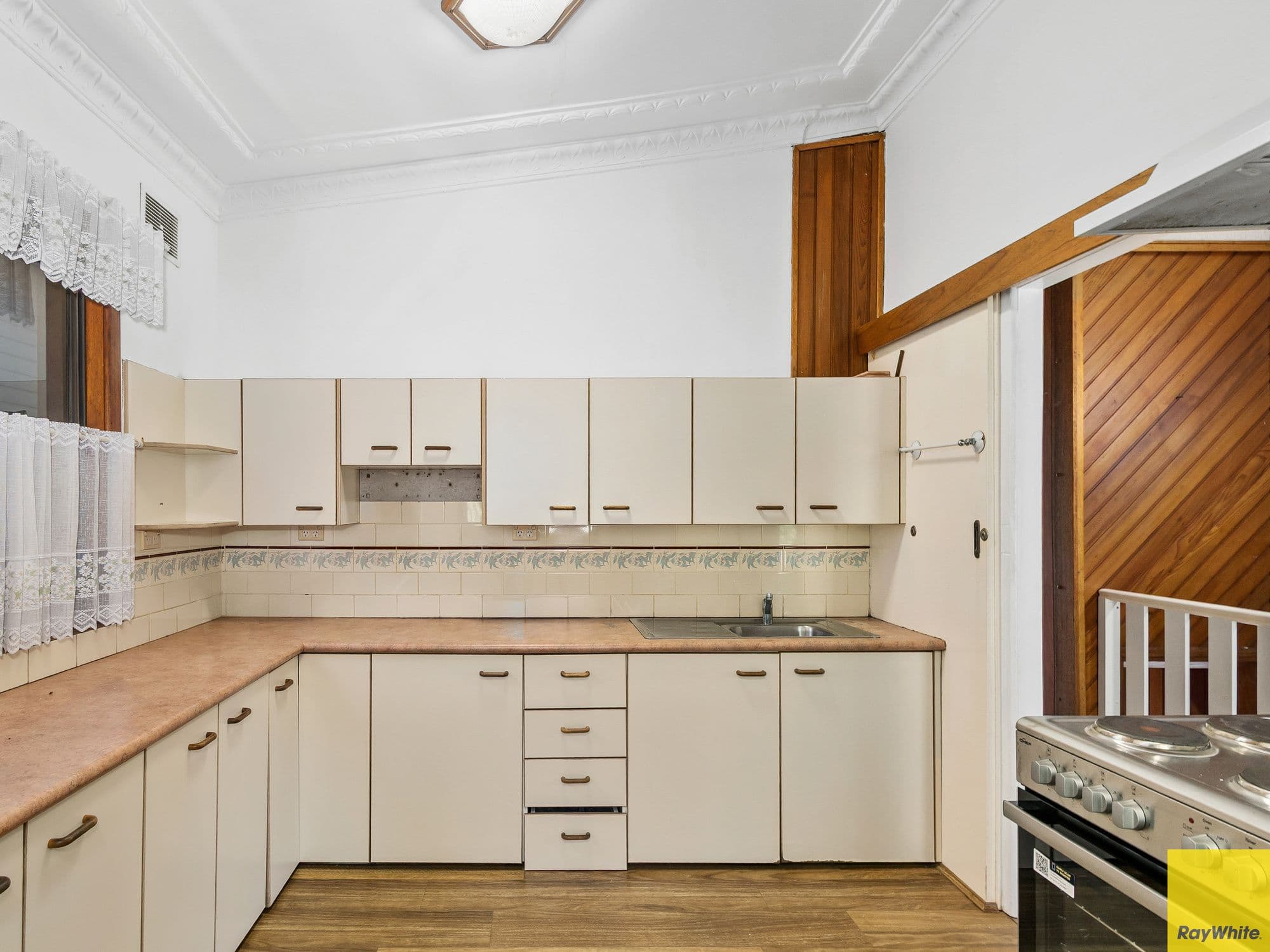64 Robertson Street, Coniston NSW 2500, Coniston - Thumbnail 5