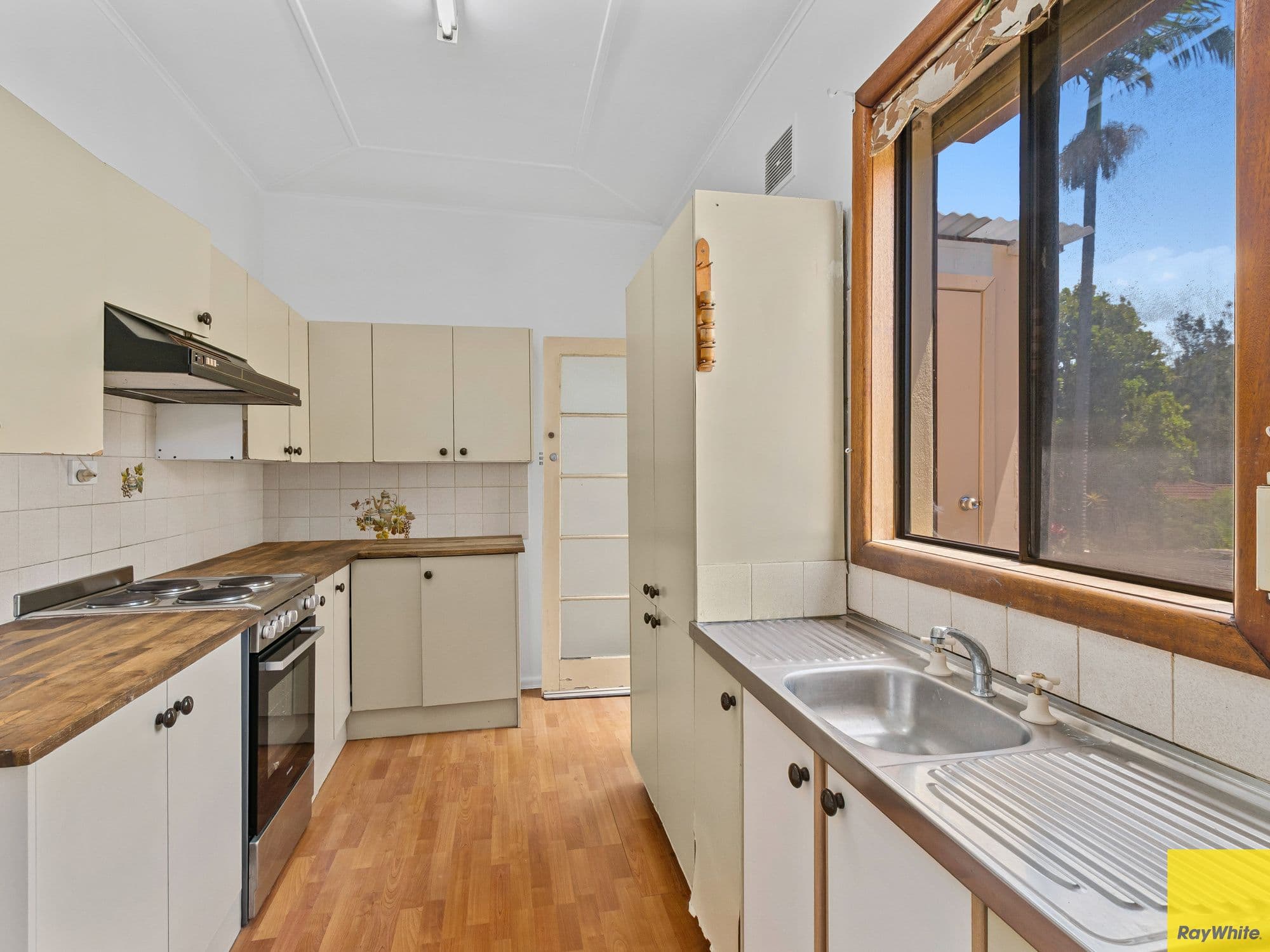 64 Robertson Street, Coniston NSW 2500, Coniston - Thumbnail 6