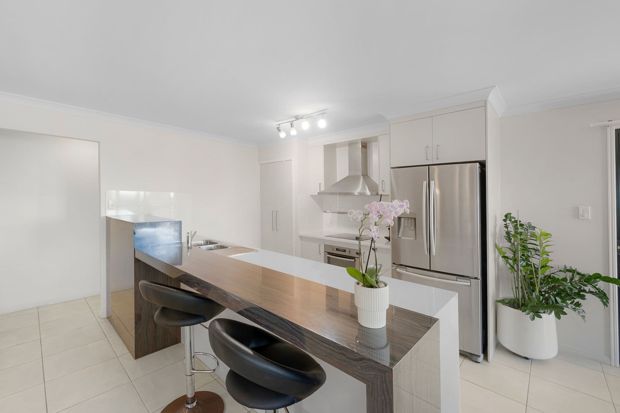 8 Cressbrook Street, Clinton QLD 4680, Clinton - Thumbnail 3