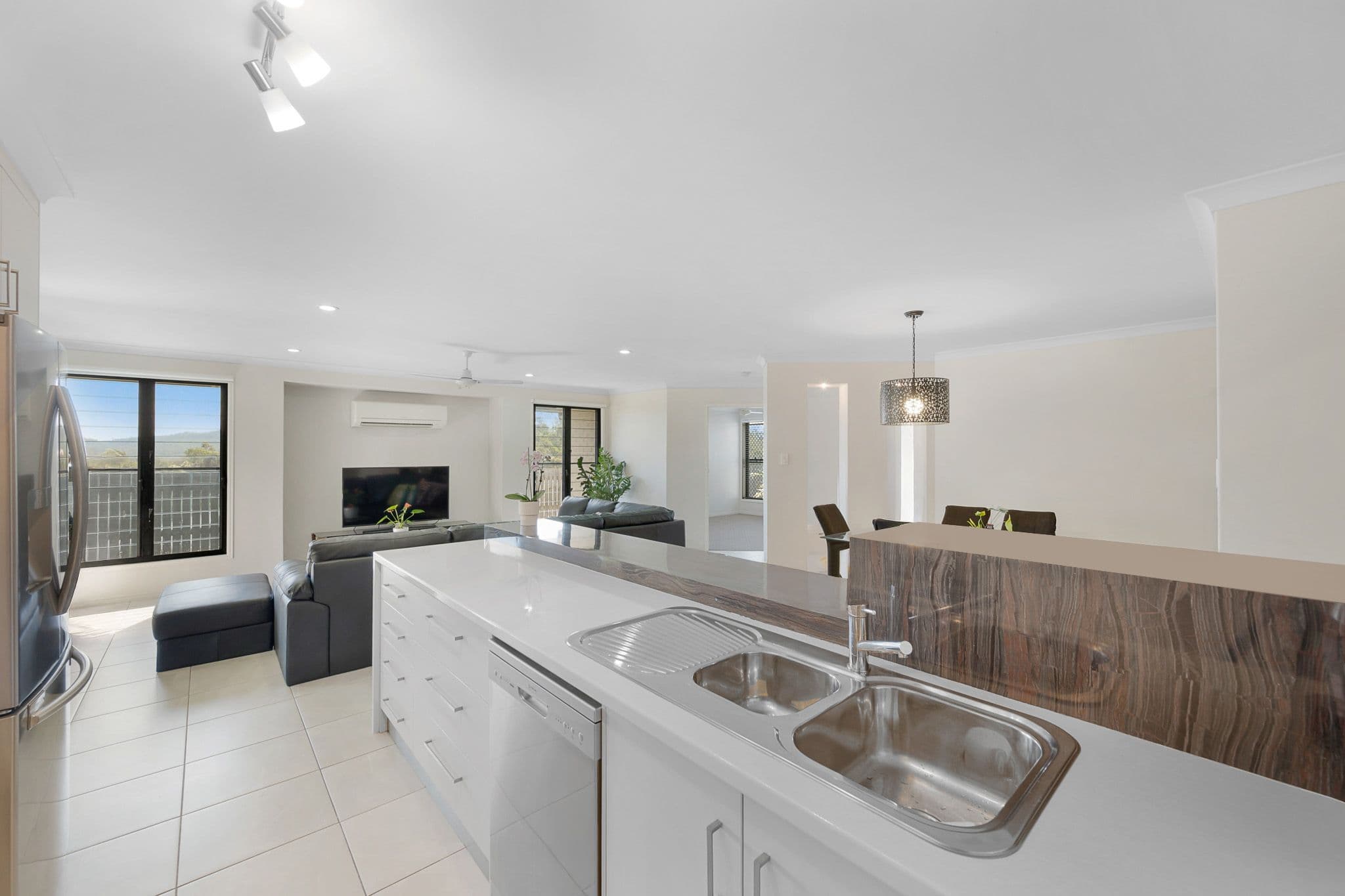 8 Cressbrook Street, Clinton QLD 4680, Clinton - Thumbnail 5