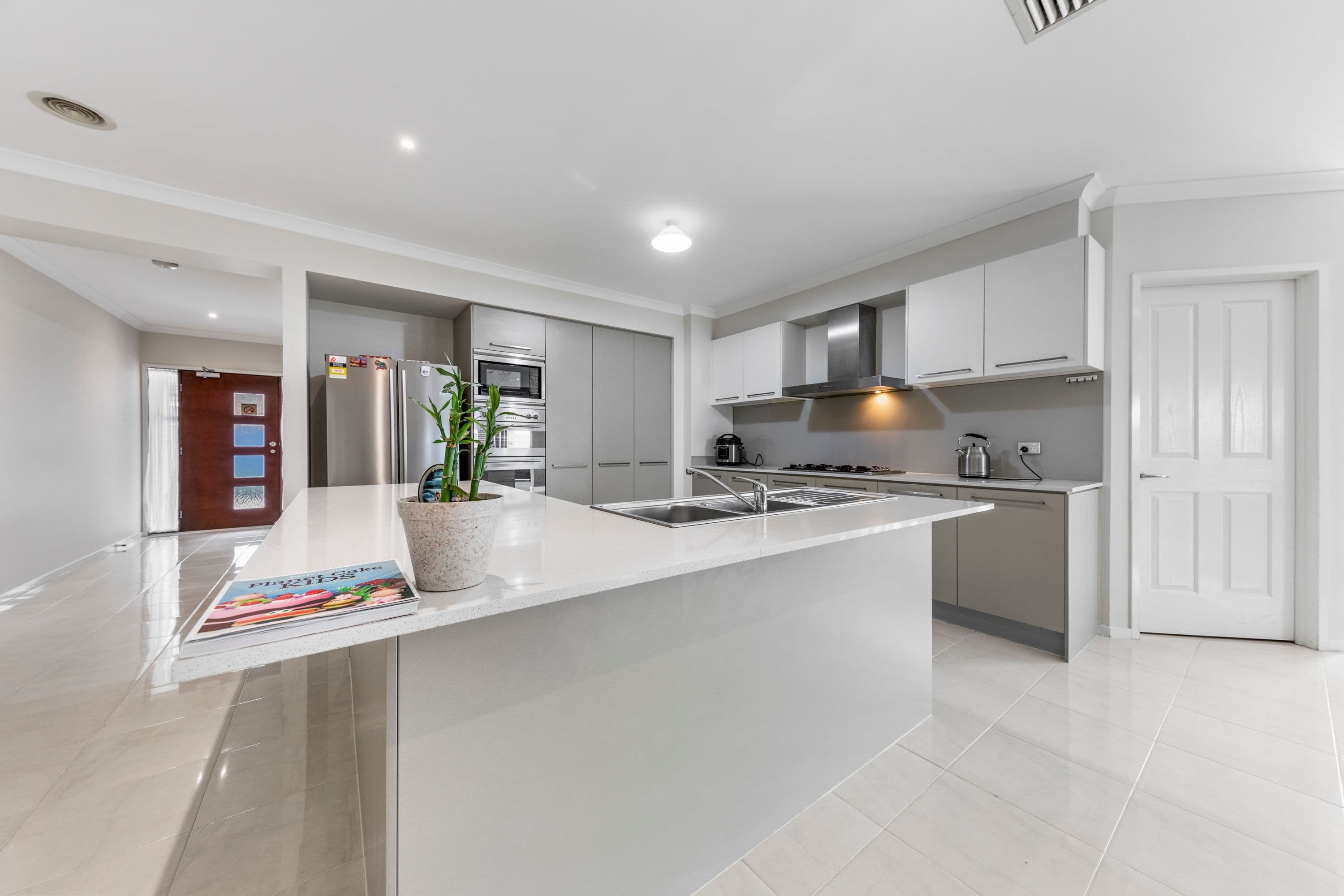 9 Birch Court, Pakenham VIC 3810, Pakenham - Thumbnail 3