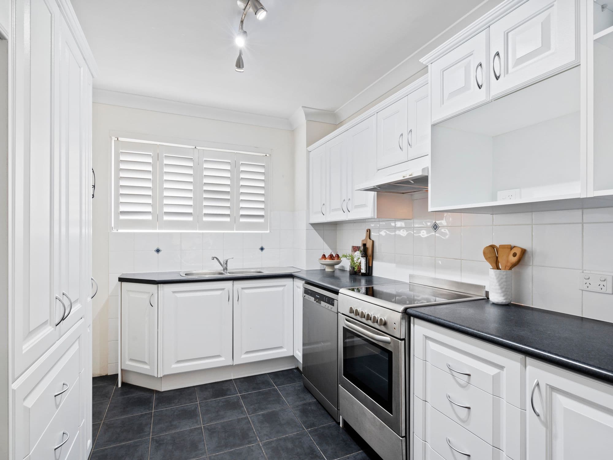 45 Waldheim Street, Annerley QLD 4103, Annerley - Thumbnail 7