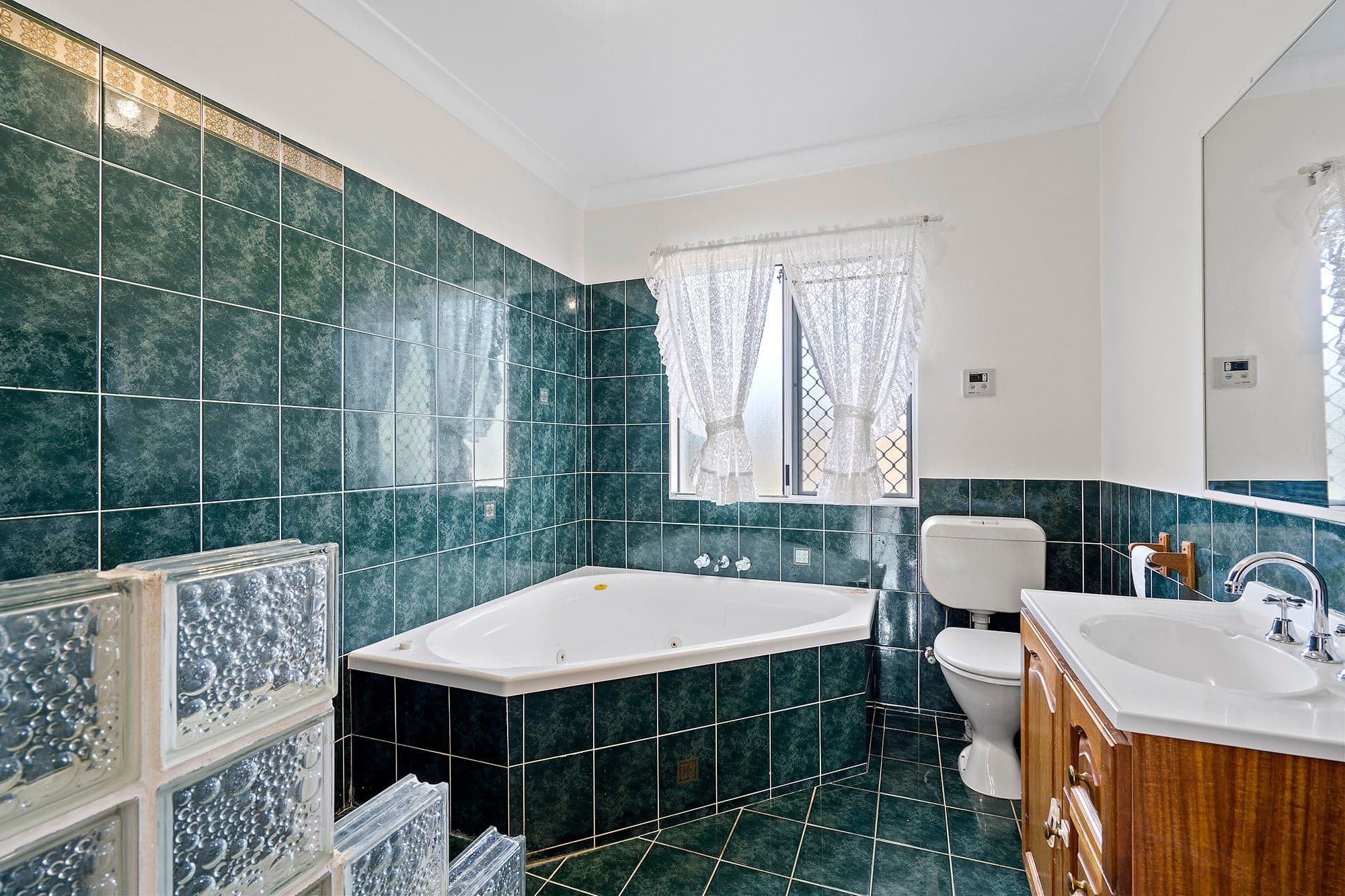 848 ROCHEDALE Road, Rochedale South QLD 4123, Rochedale South - Thumbnail 4