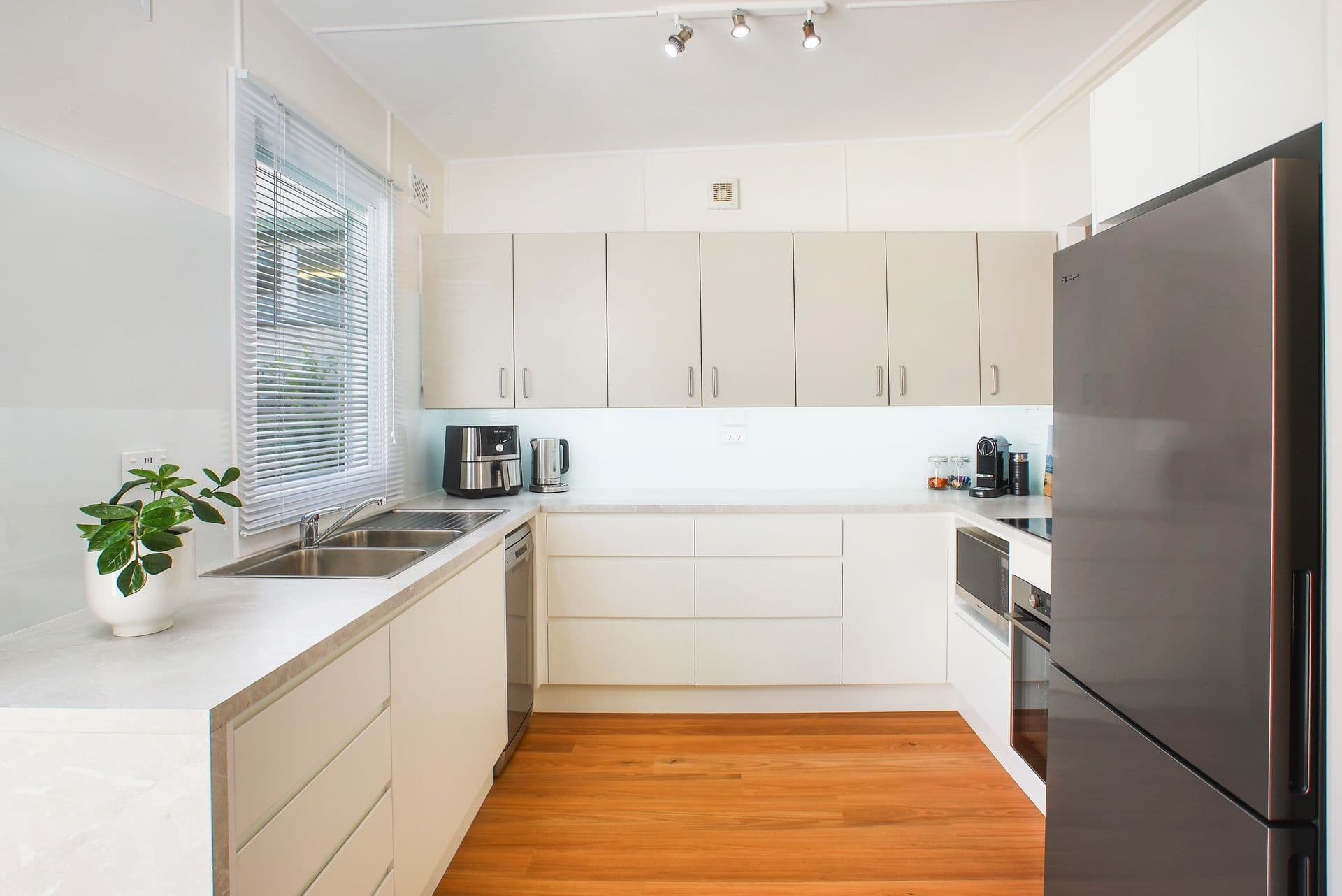 14 Boollwarroo Parade, Shellharbour NSW 2529, Shellharbour - Thumbnail 4