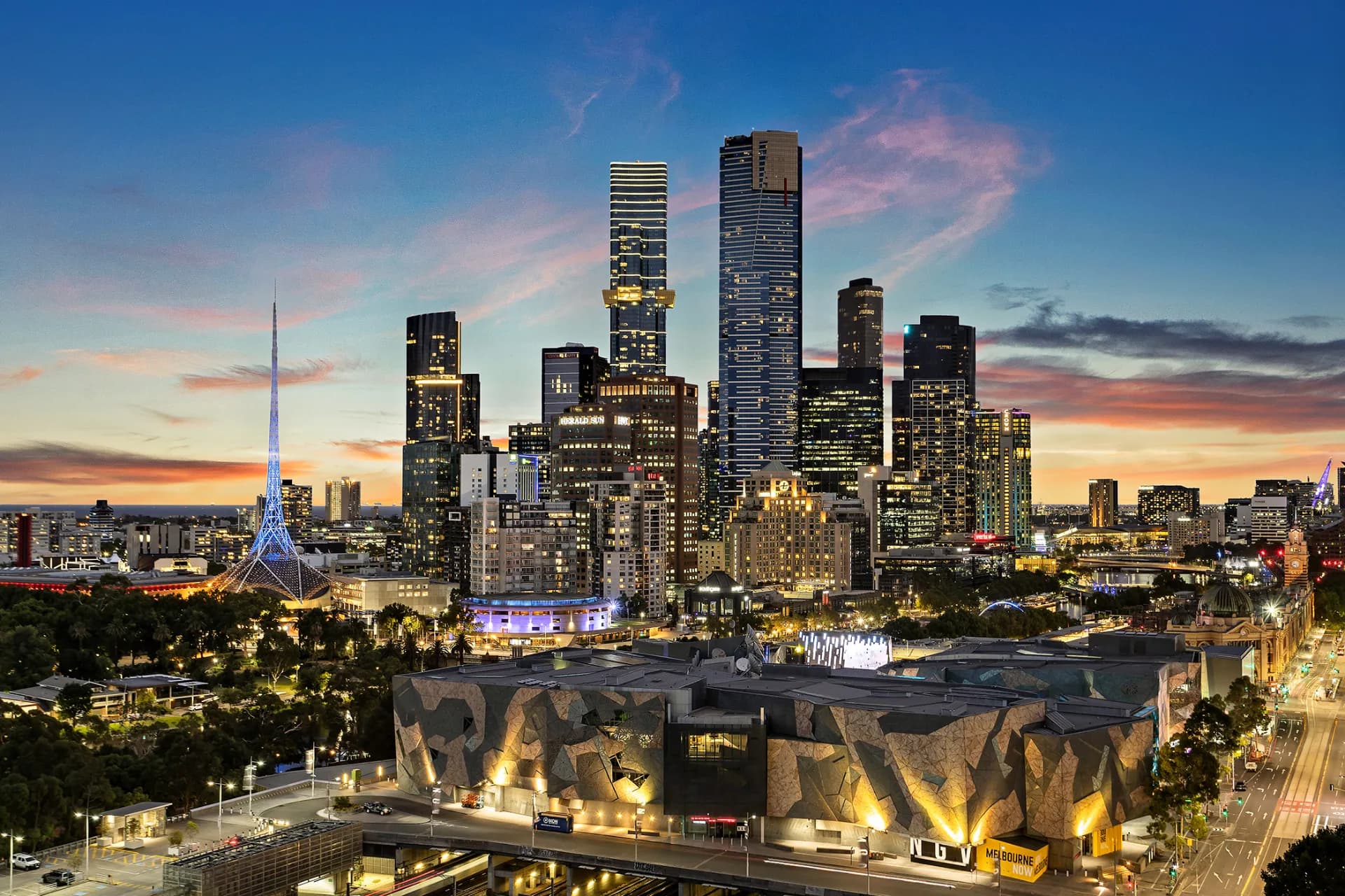 1601/82 Flinders Street, Melbourne - Thumbnail 3