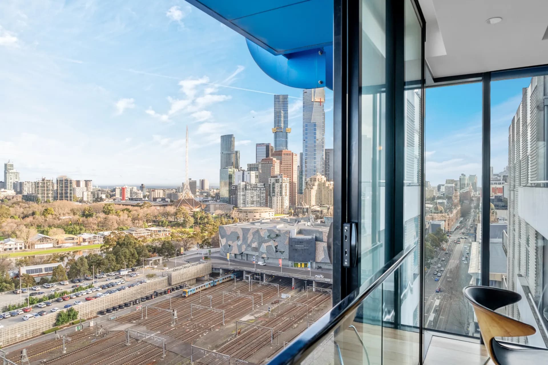 1601/82 Flinders Street, Melbourne - Thumbnail 4