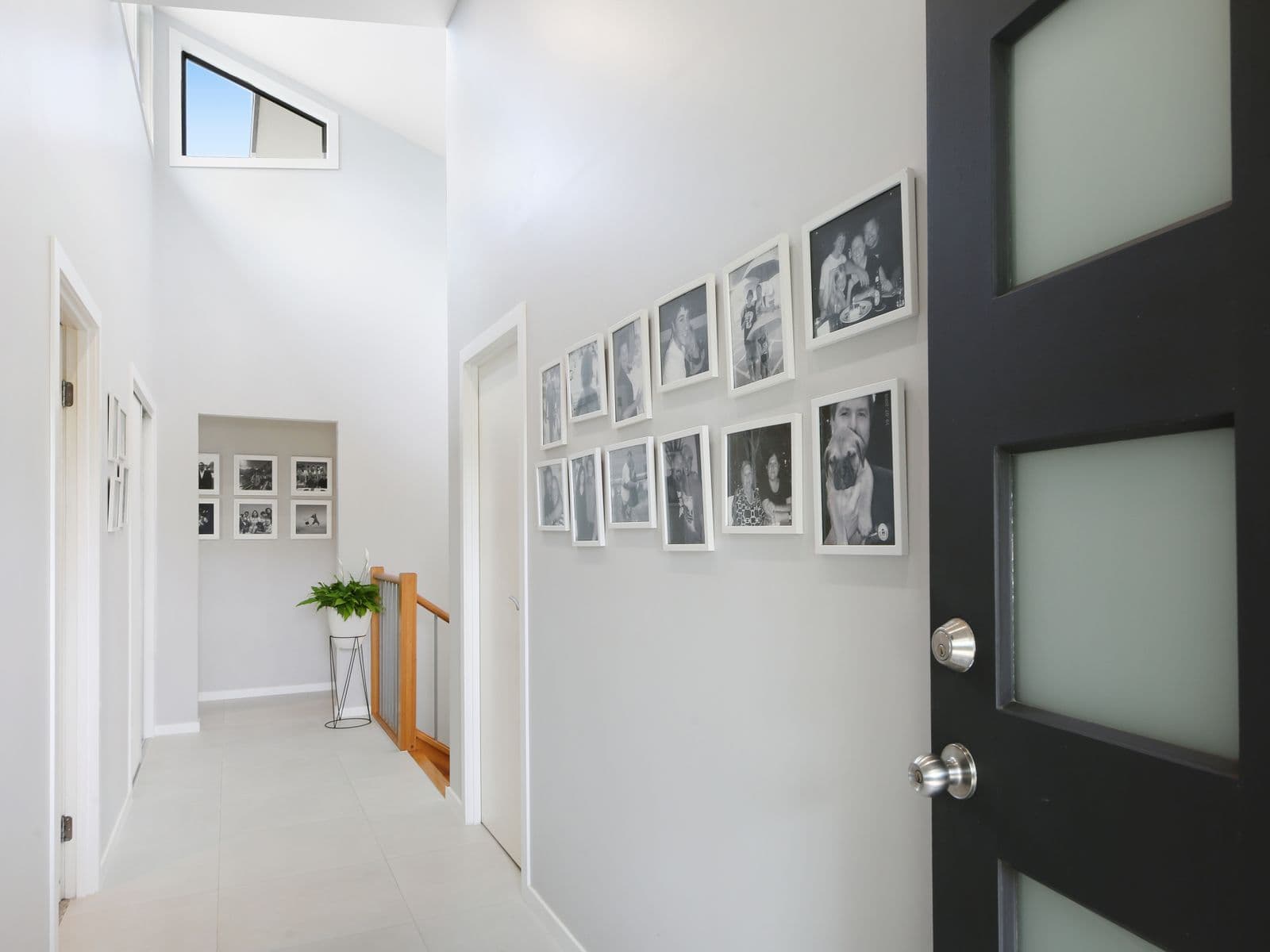 23 Honey Eater Court, Gilston - Thumbnail 2