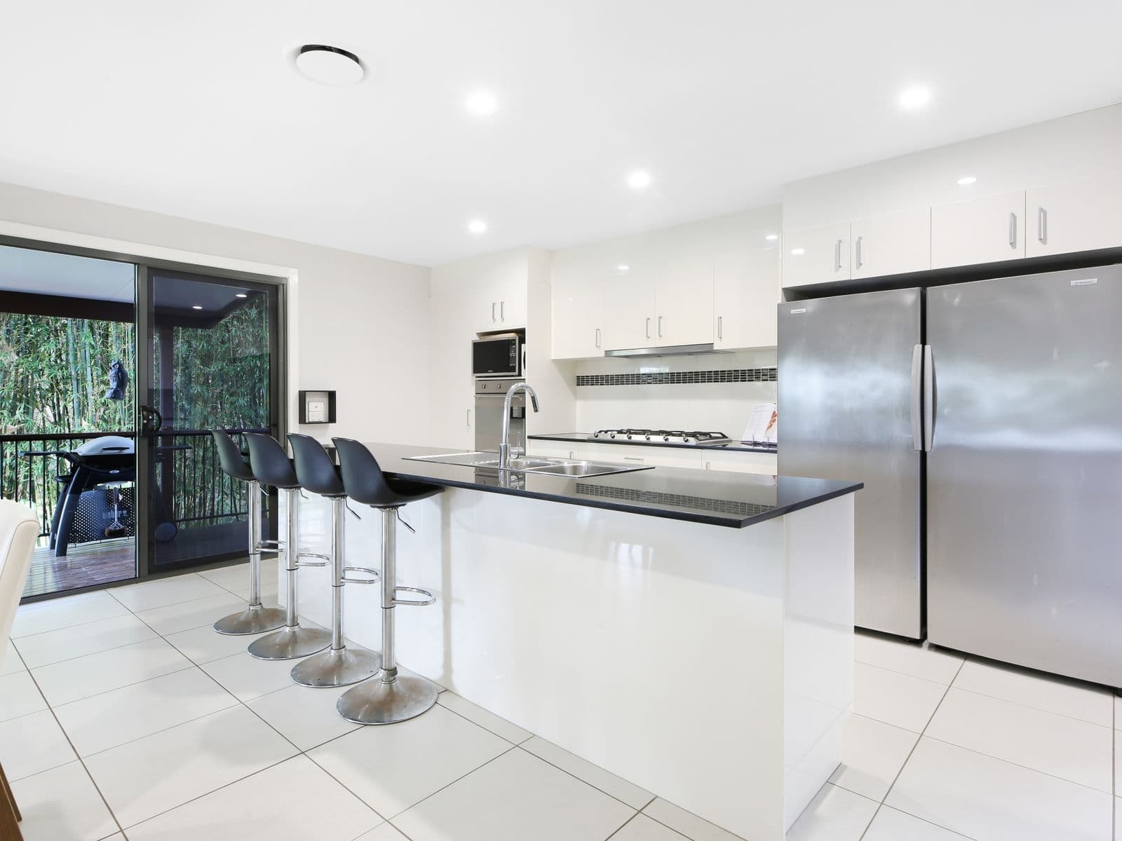23 Honey Eater Court, Gilston - Thumbnail 6