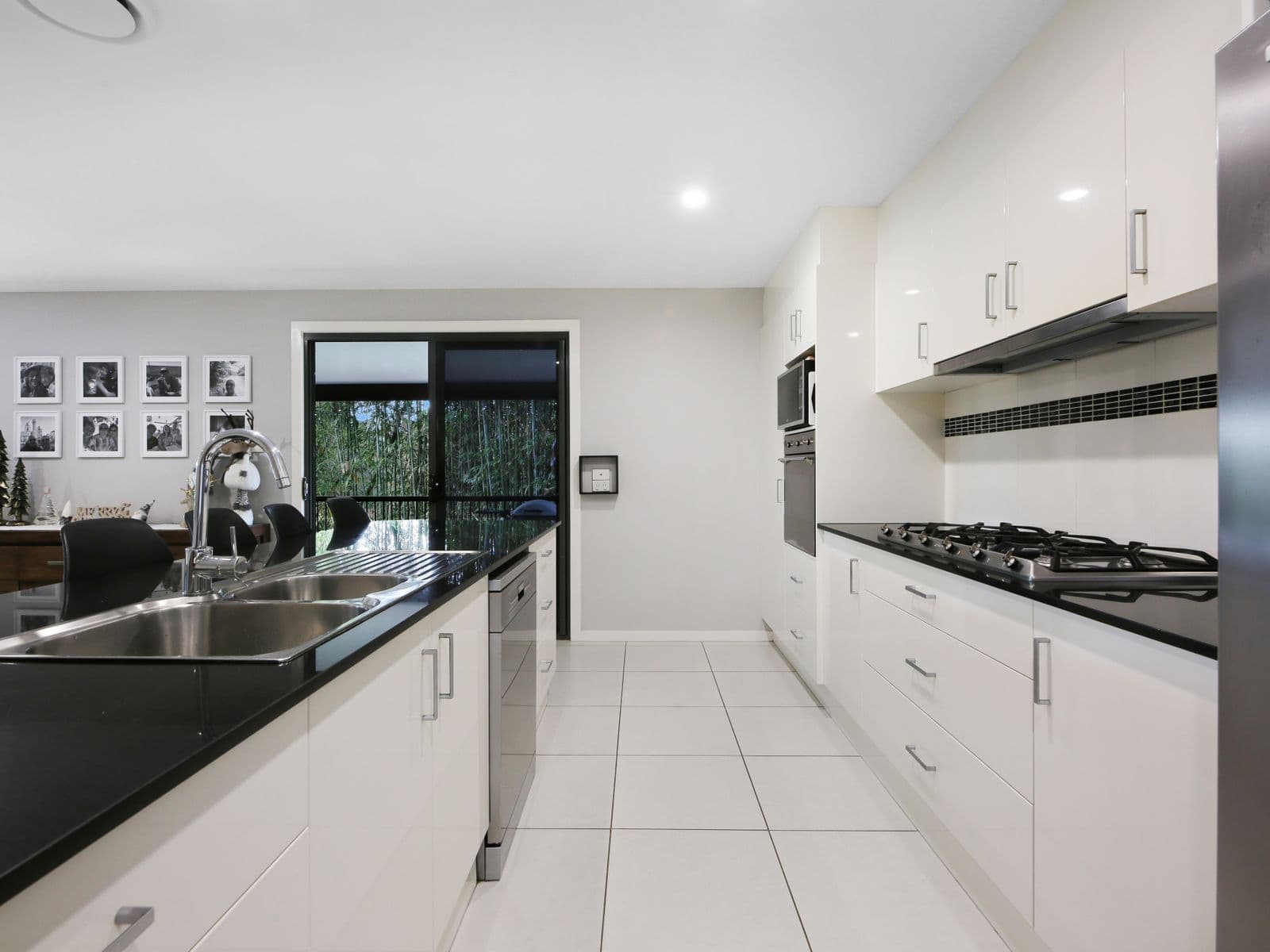 23 Honey Eater Court, Gilston - Thumbnail 7