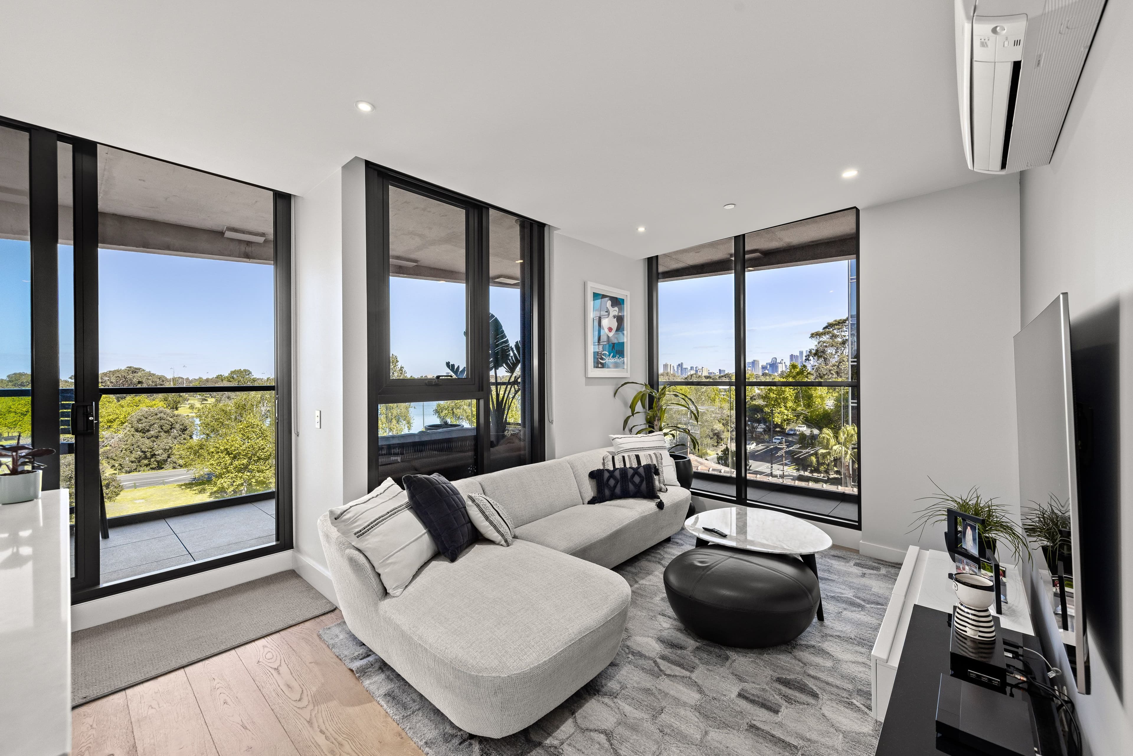 403/77 Queens Road, Melbourne VIC 3004, Melbourne - Thumbnail 3