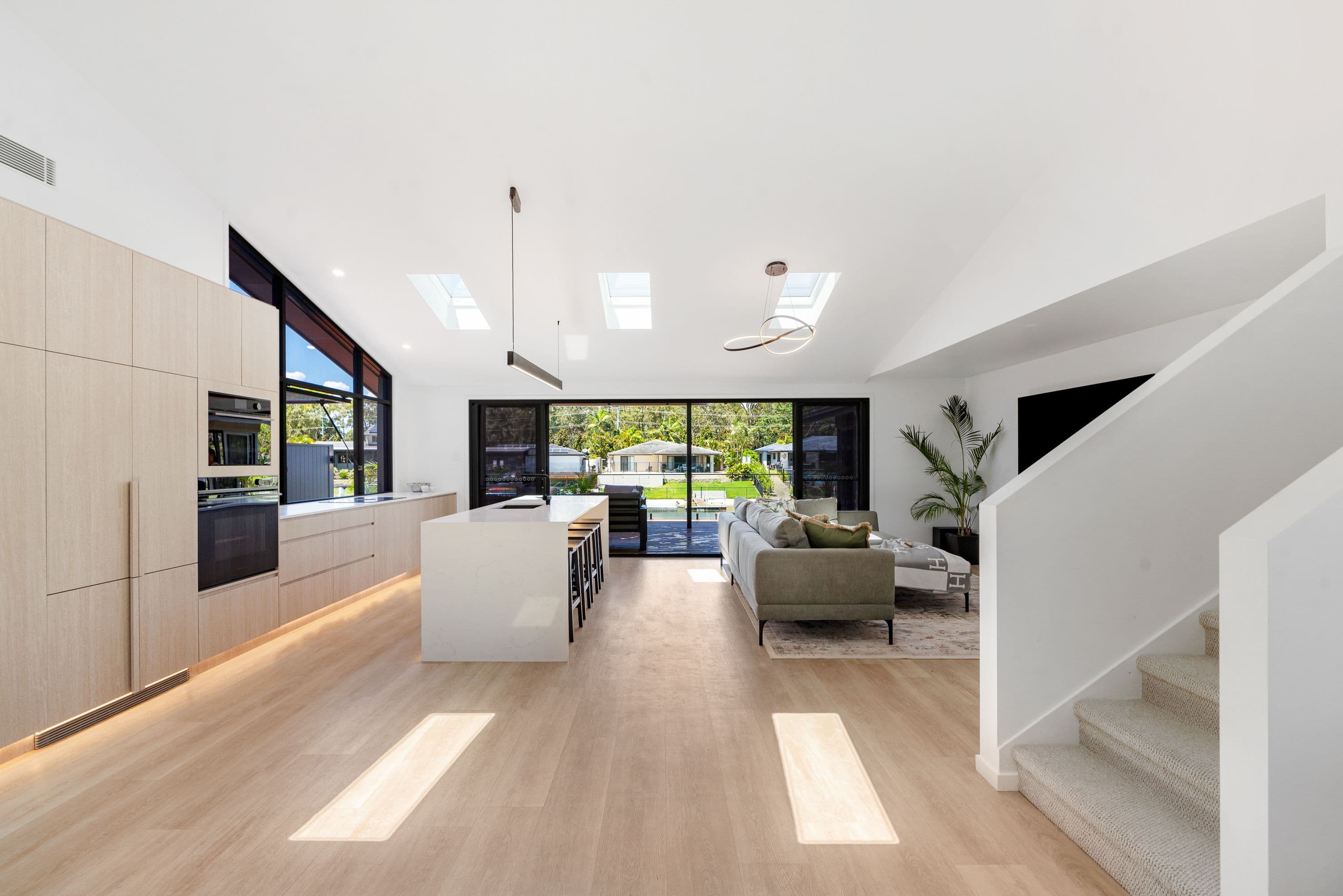 6 Huon Street, Broadbeach Waters QLD 4218, Broadbeach Waters - Thumbnail 5