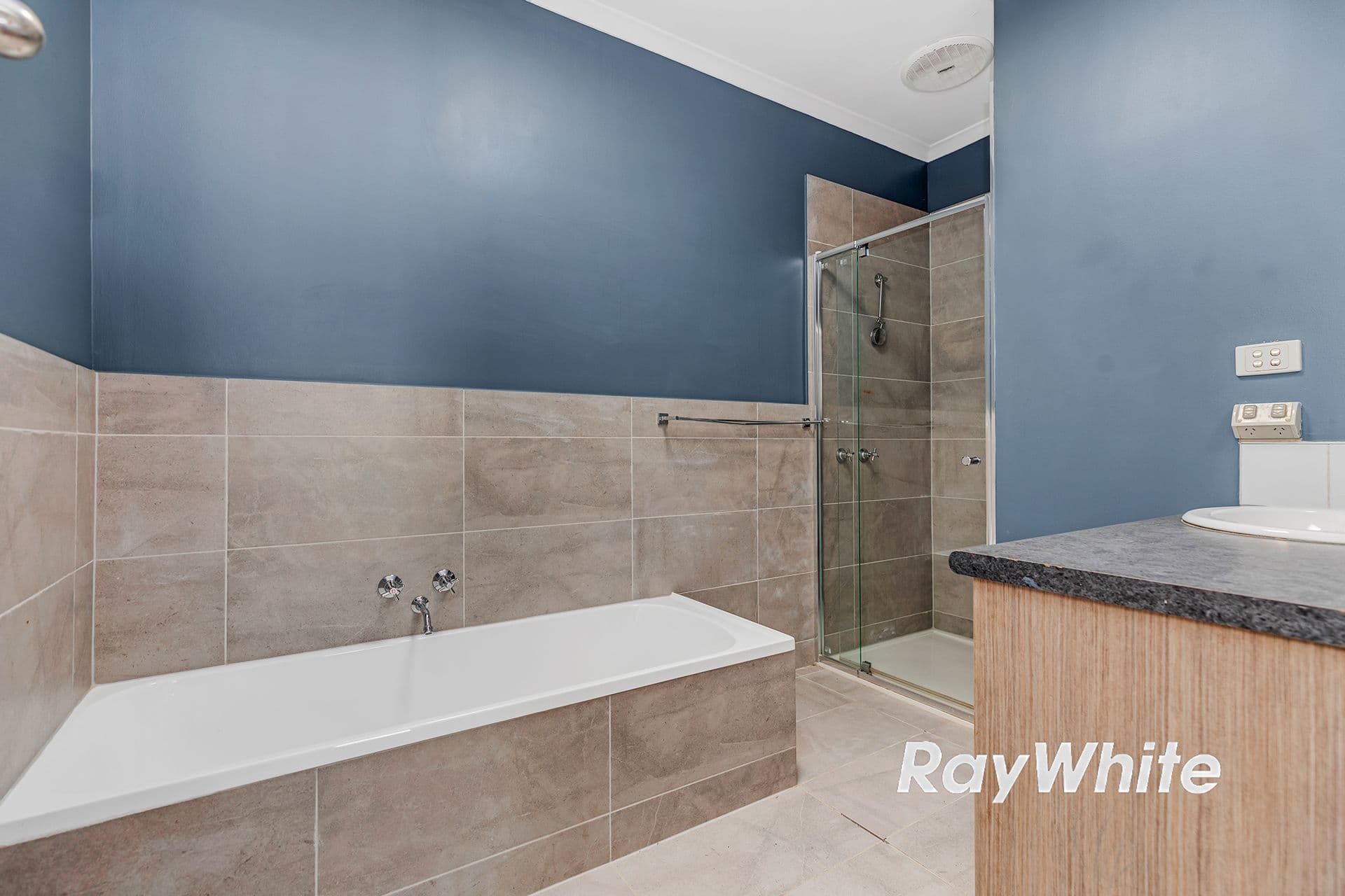 2 Moore Street, Echuca VIC 3564, Echuca - Thumbnail 3