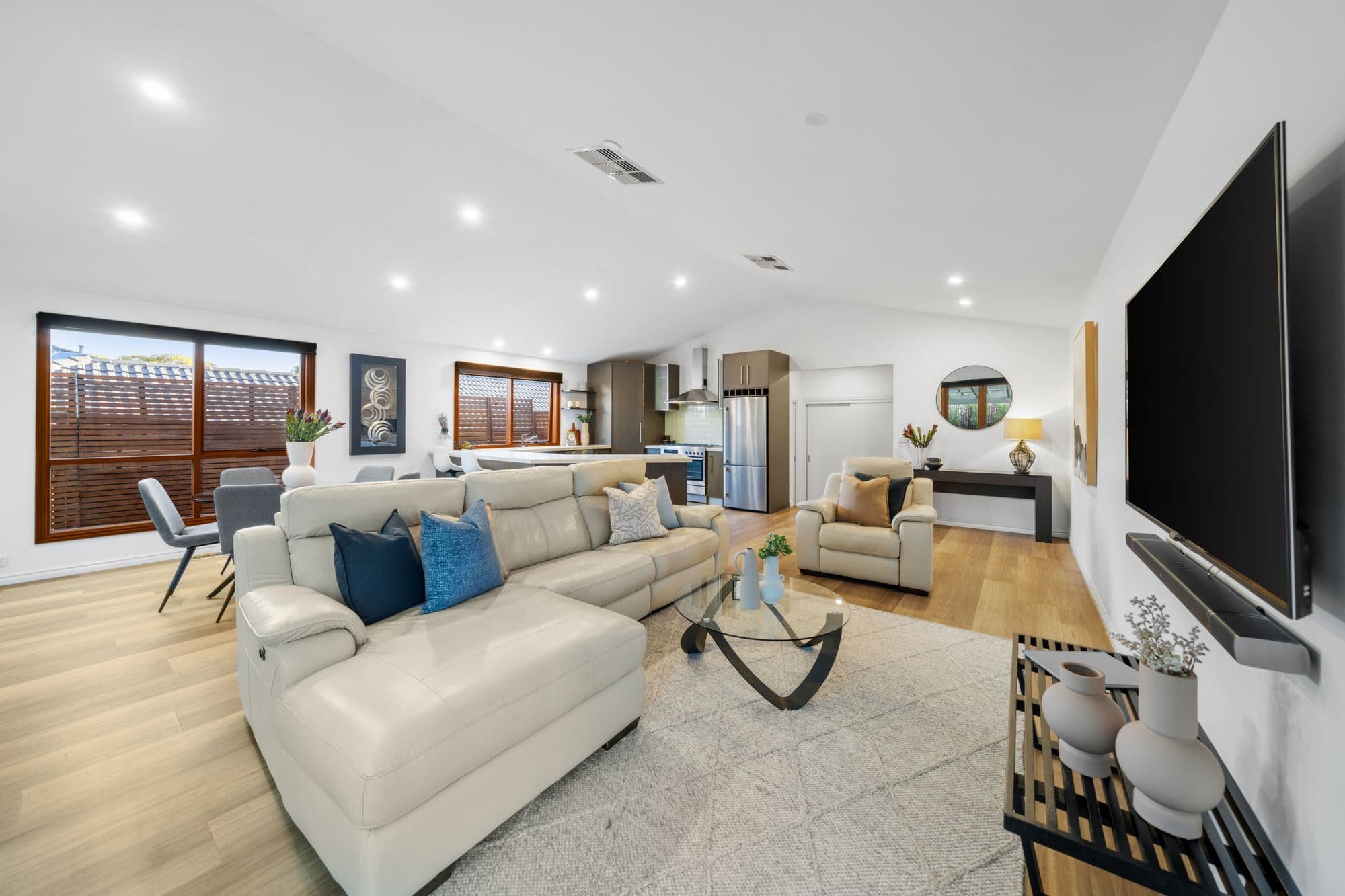 25 St Annes Crescent, Berwick VIC 3806, Berwick - Thumbnail 2