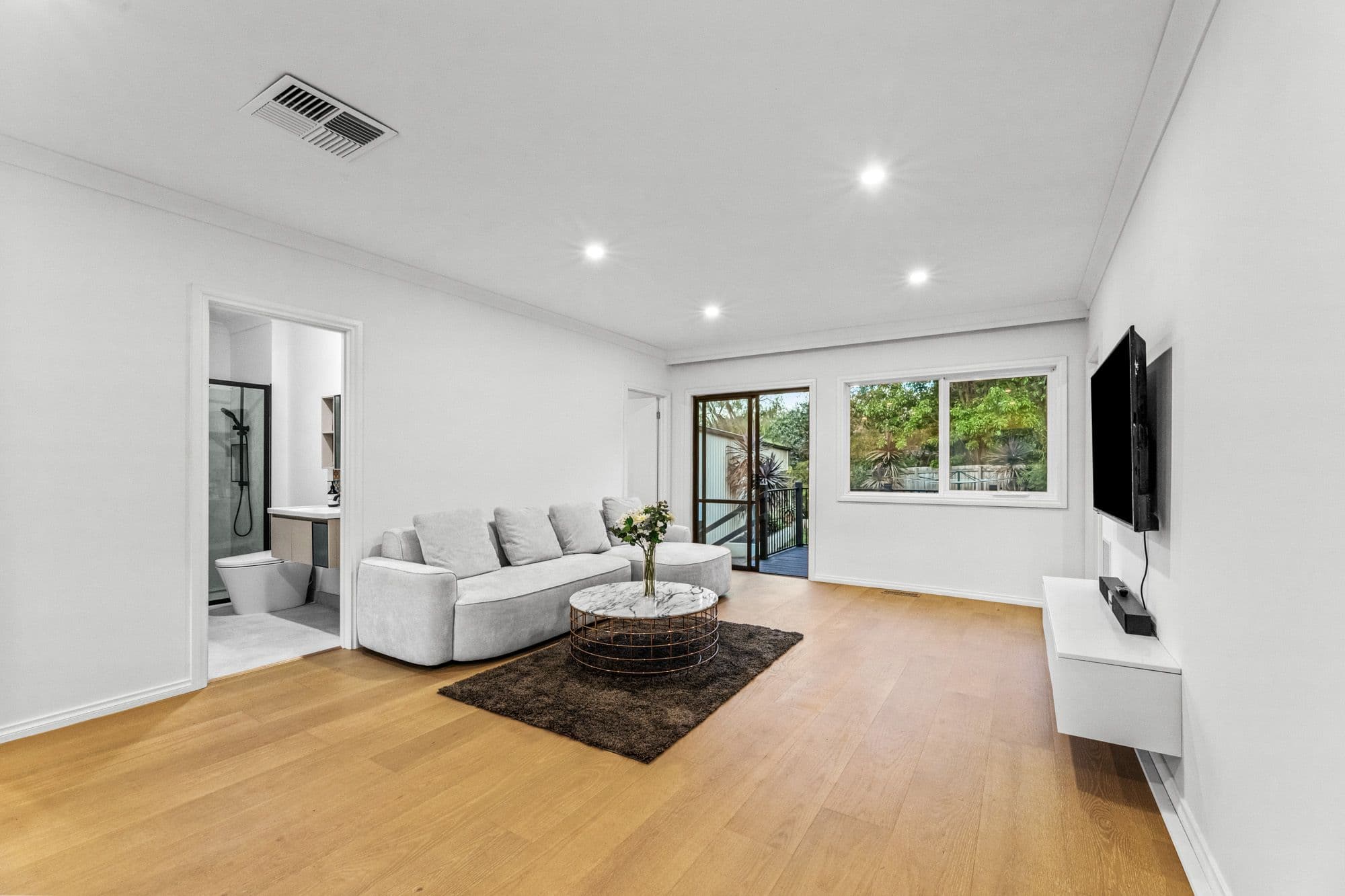 13 Simon Street, Blackburn North VIC 3130, Blackburn North - Thumbnail 4
