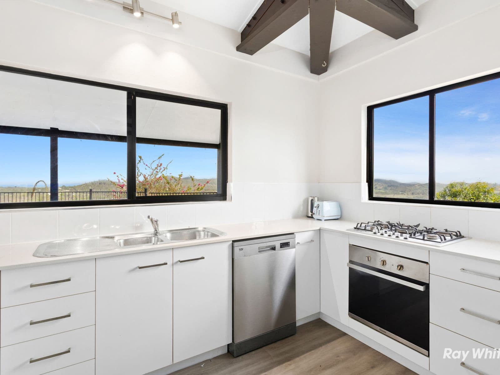 105 Norpine Road, Bungundarra - Thumbnail 4