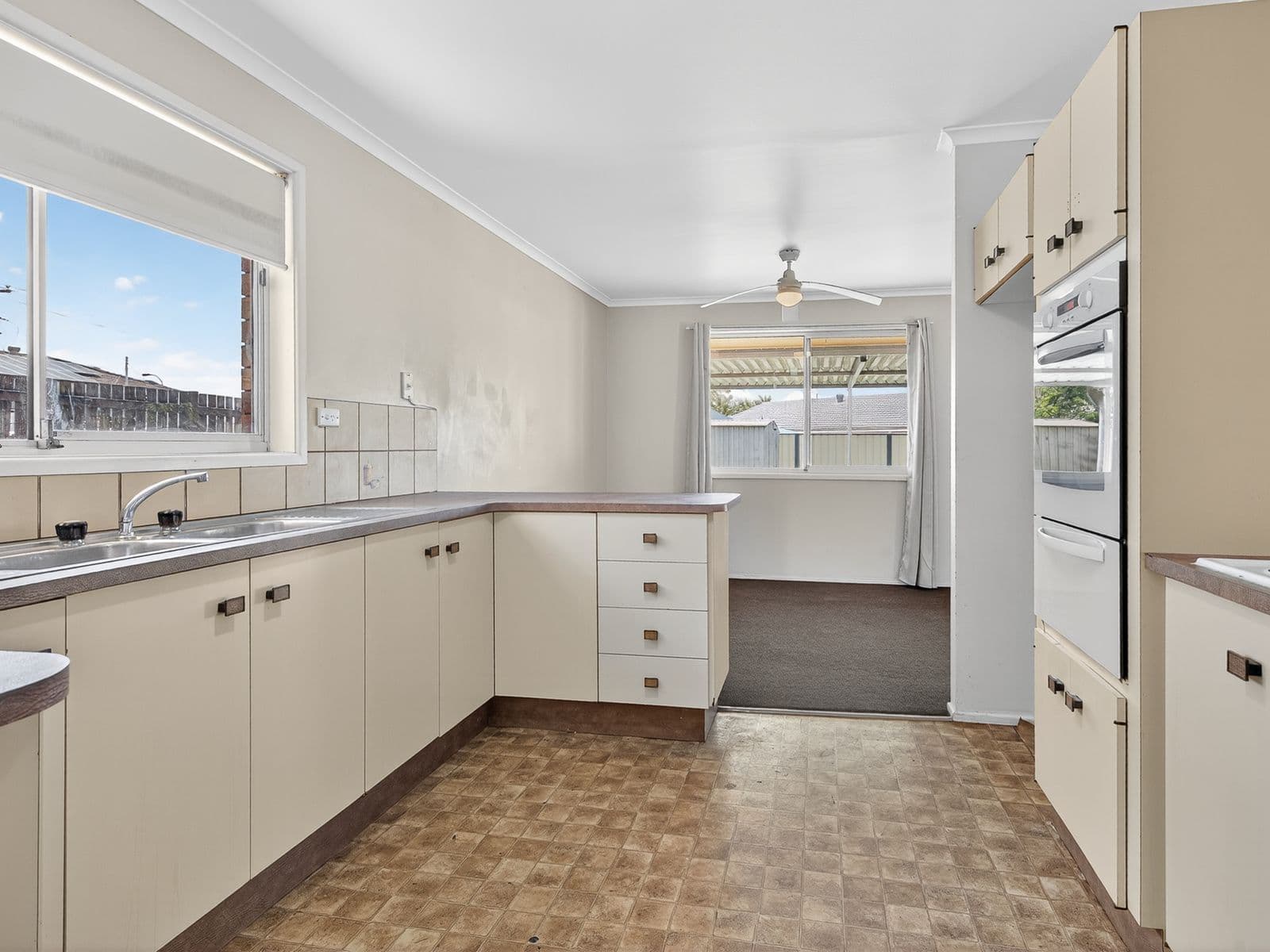 324 Stanley Street, Strathpine - Thumbnail 6