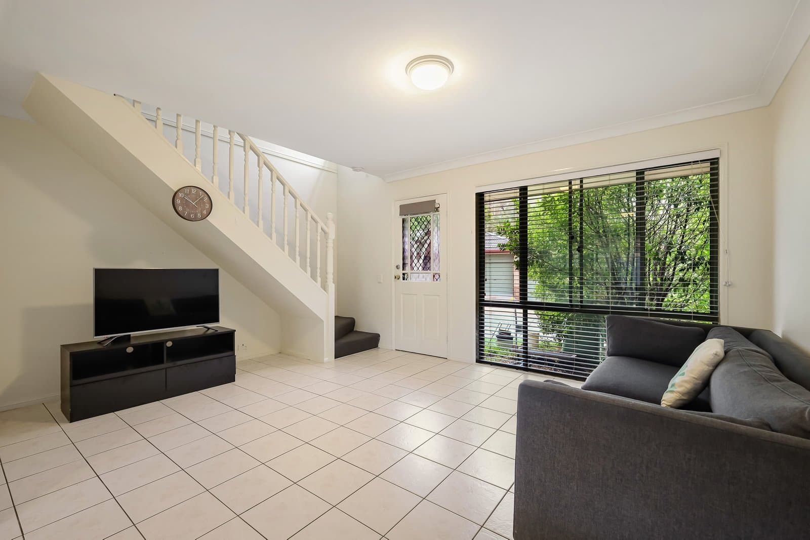 18 Batchworth Road, Molendinar - Thumbnail 2