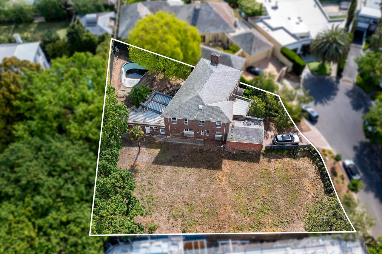 3-4 Montrose Court, Toorak, VIC 3142, Toorak - Thumbnail 4