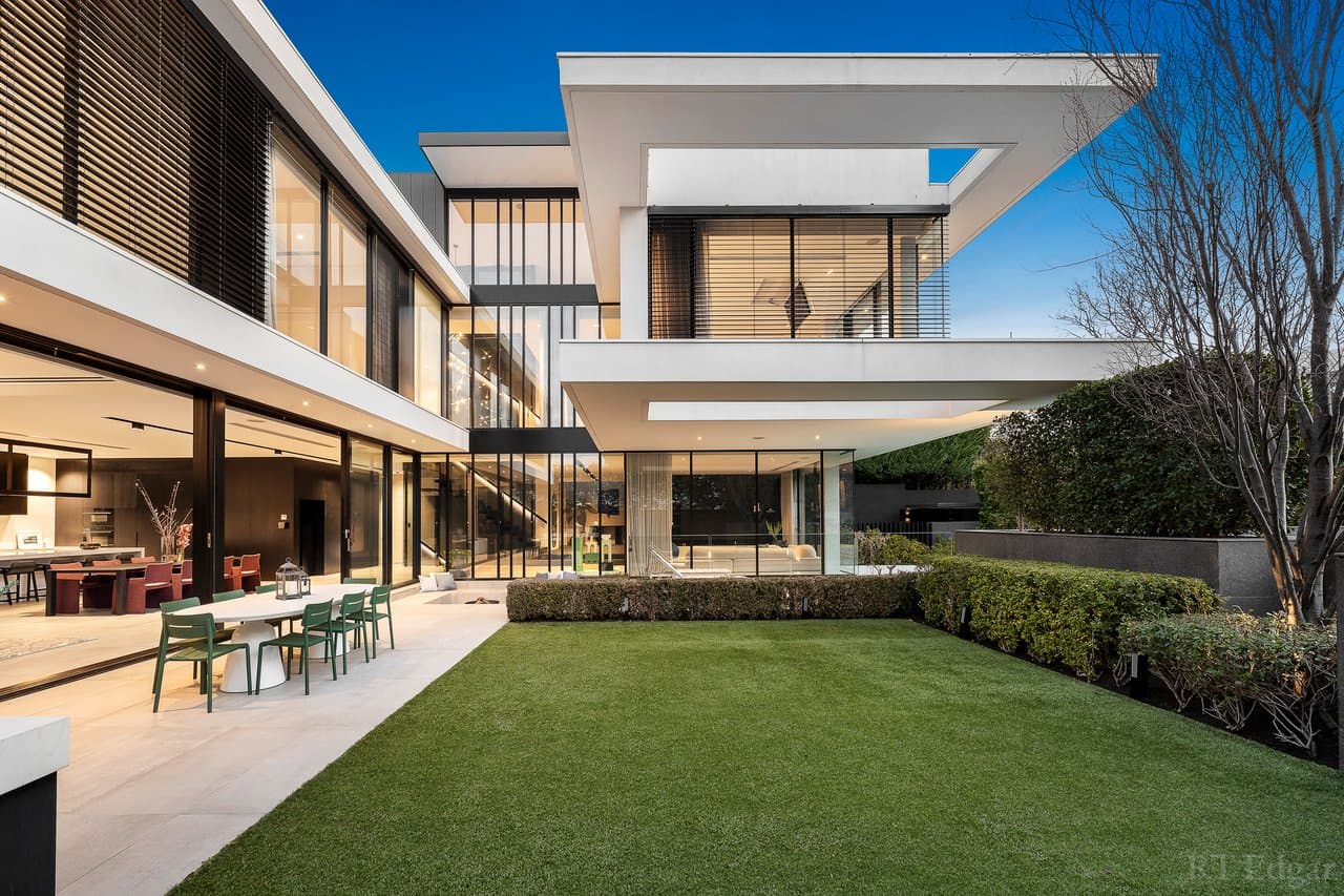 2 Myvore Court, Toorak, Toorak - Thumbnail 3