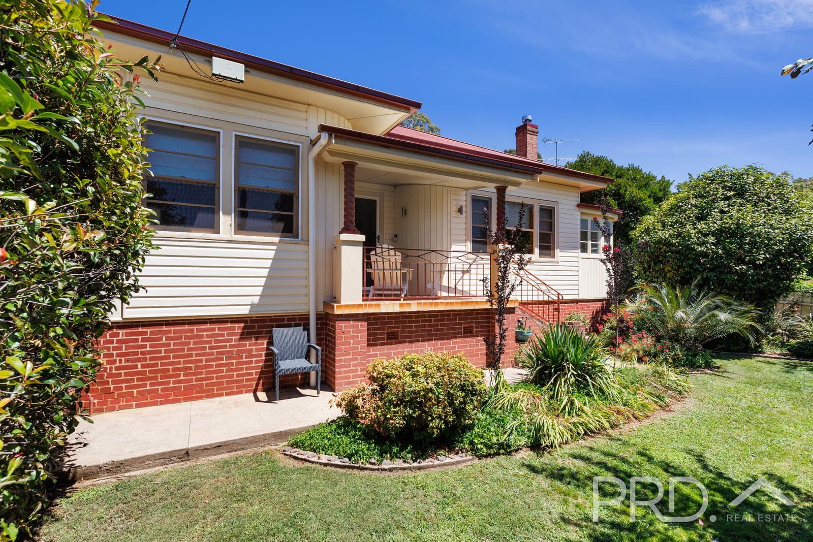16 Eurabbie Street, BATLOW NSW 2730, Batlow - Image 1