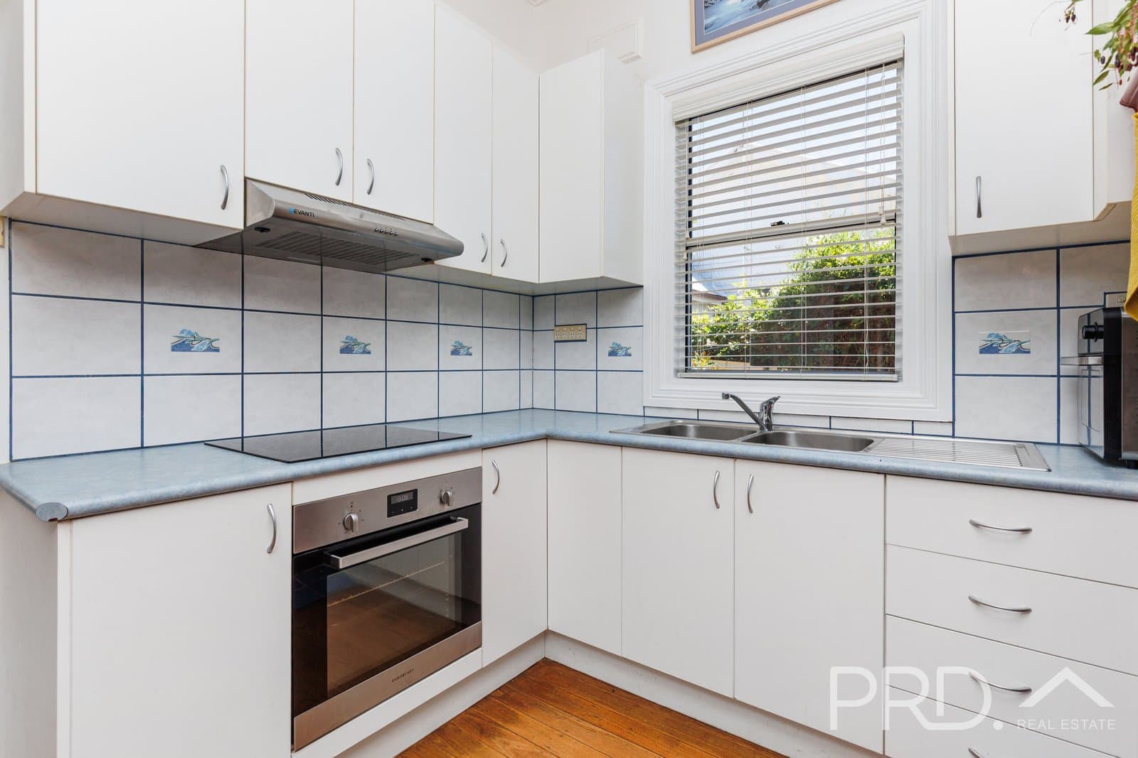 16 Eurabbie Street, BATLOW NSW 2730, Batlow - Thumbnail 6