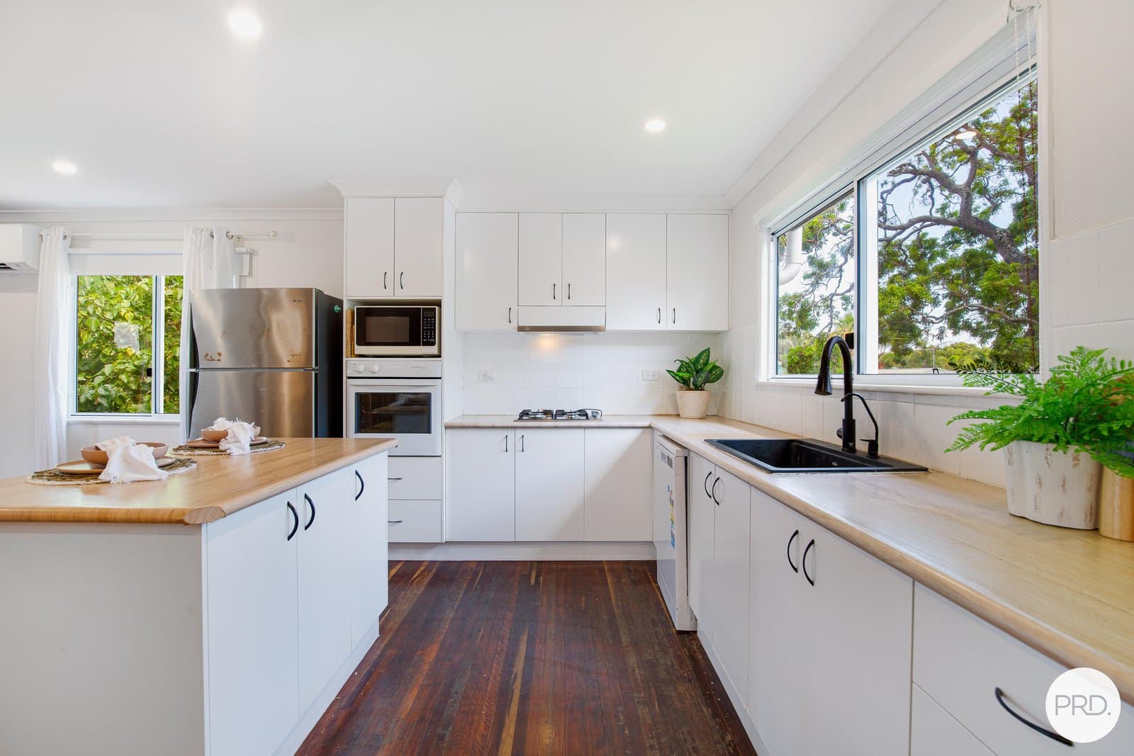 18 Pelican Street, SLADE POINT QLD 4740, Slade Point - Thumbnail 6