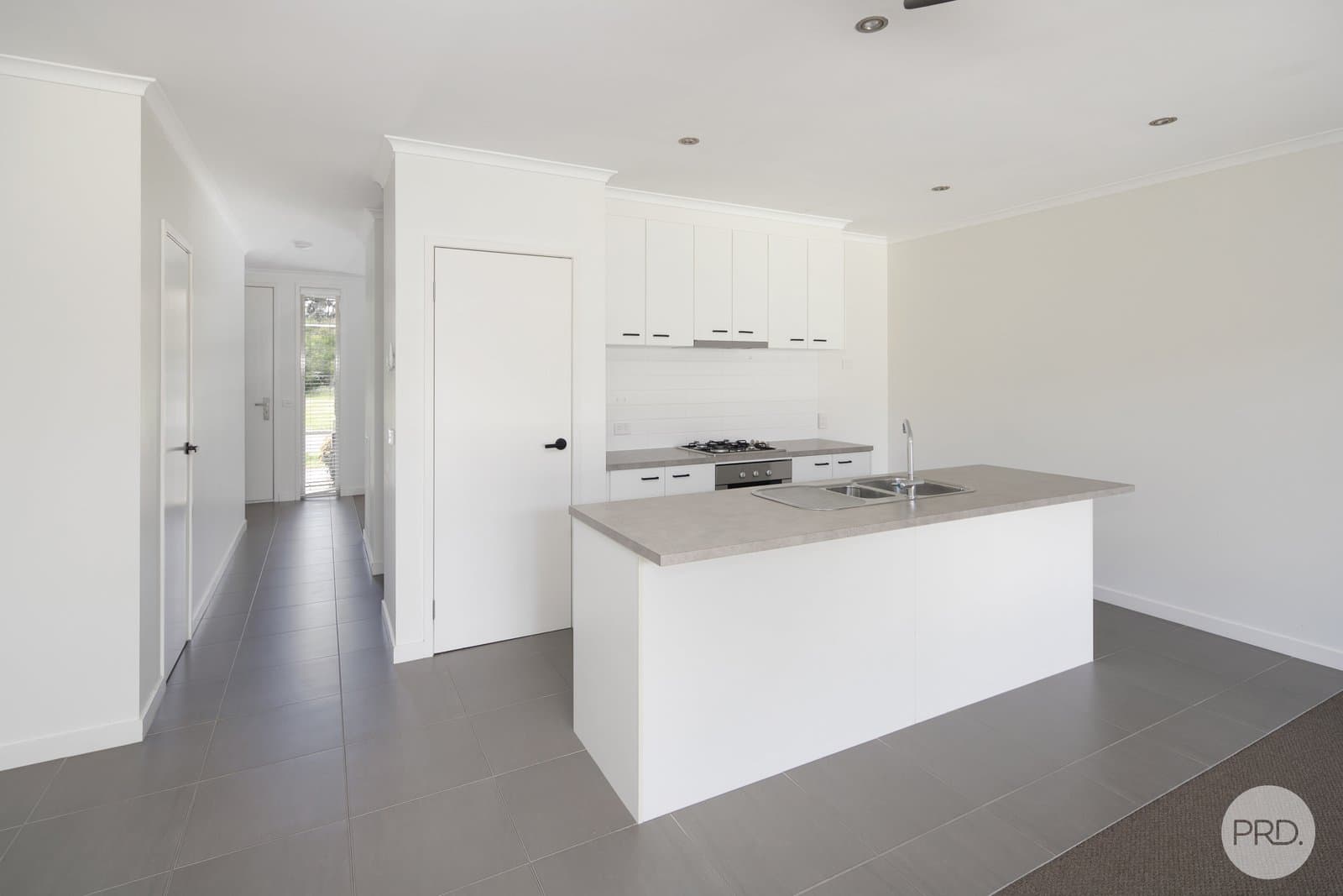 28 Amana Drive, ALFREDTON VIC 3350, Alfredton - Thumbnail 2