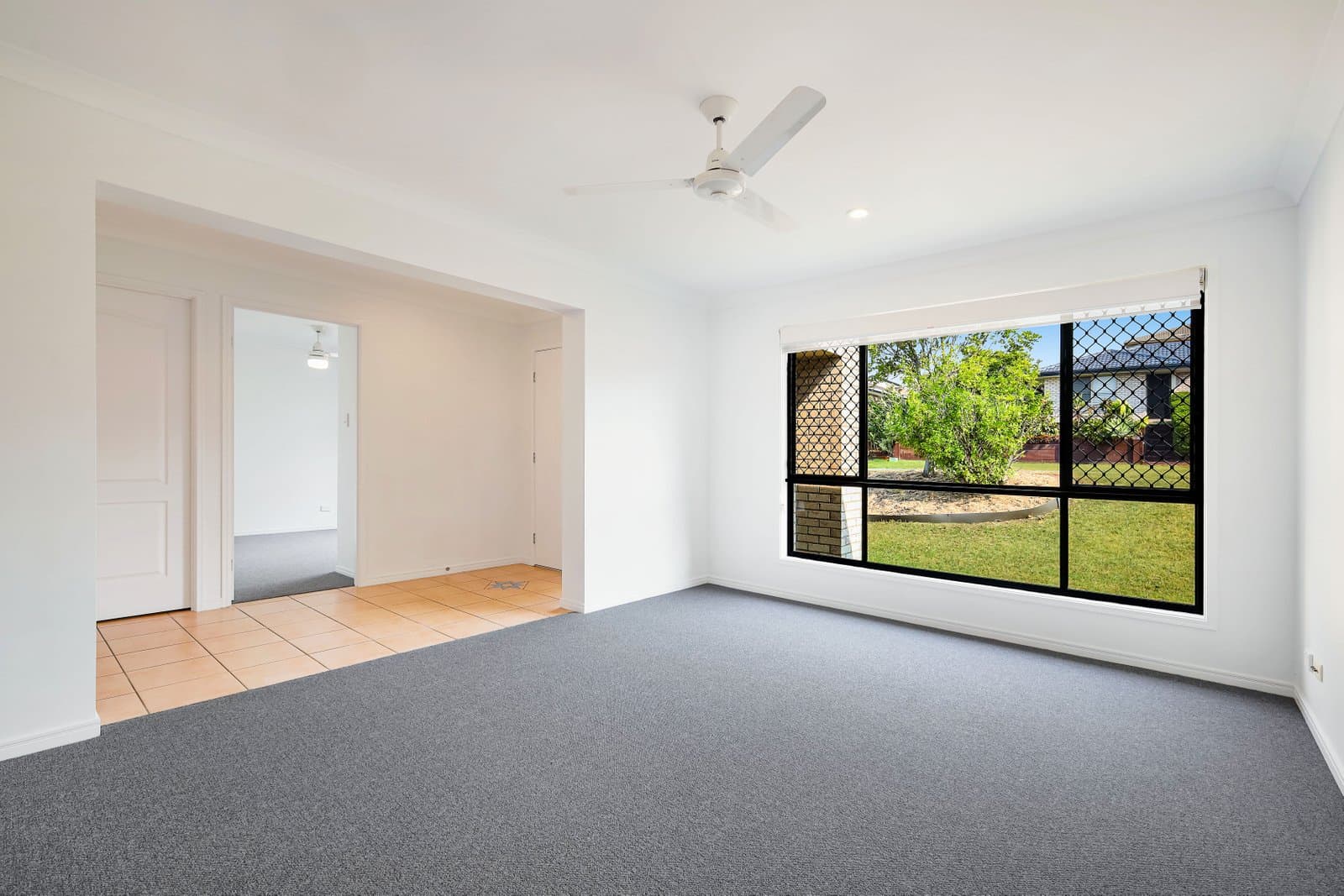 6 Bedivere Drive, ORMEAU QLD 4208, Ormeau - Thumbnail 4