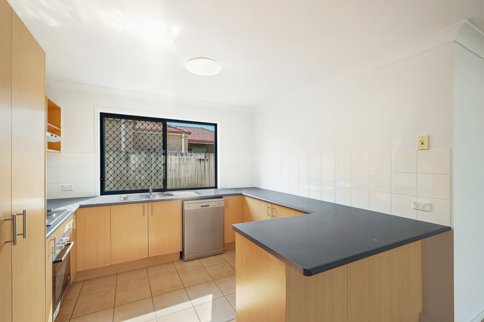 6 Bedivere Drive, ORMEAU QLD 4208, Ormeau - Thumbnail 5