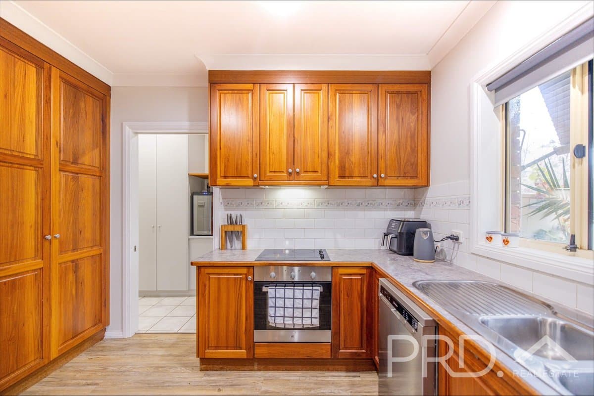 4 Travers Street, ADELONG NSW 2729, Adelong - Thumbnail 3