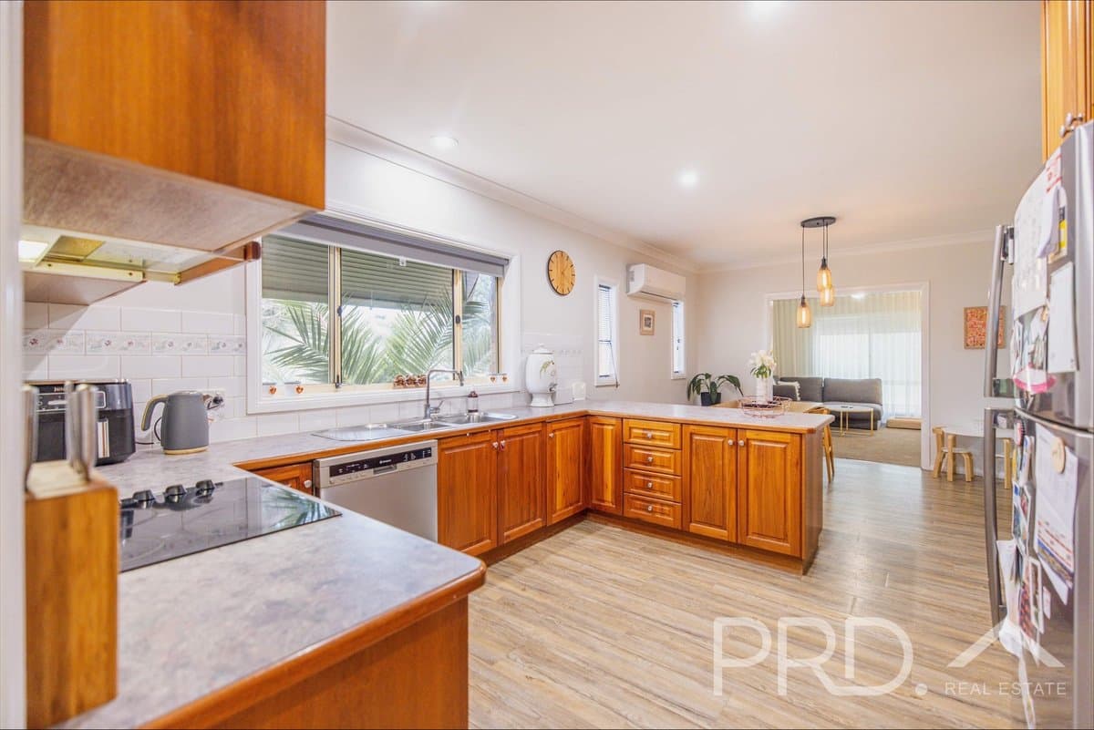 4 Travers Street, ADELONG NSW 2729, Adelong - Thumbnail 4