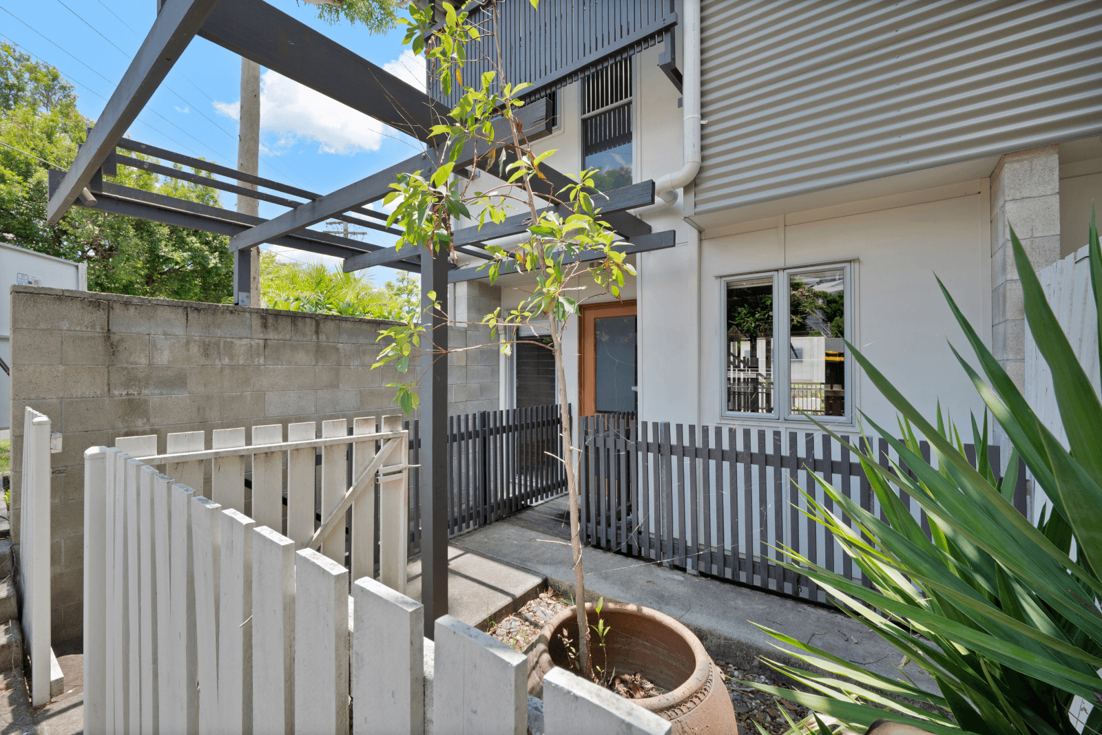 2/25 Key Street Morningside QLD 4170, Morningside - Thumbnail 2