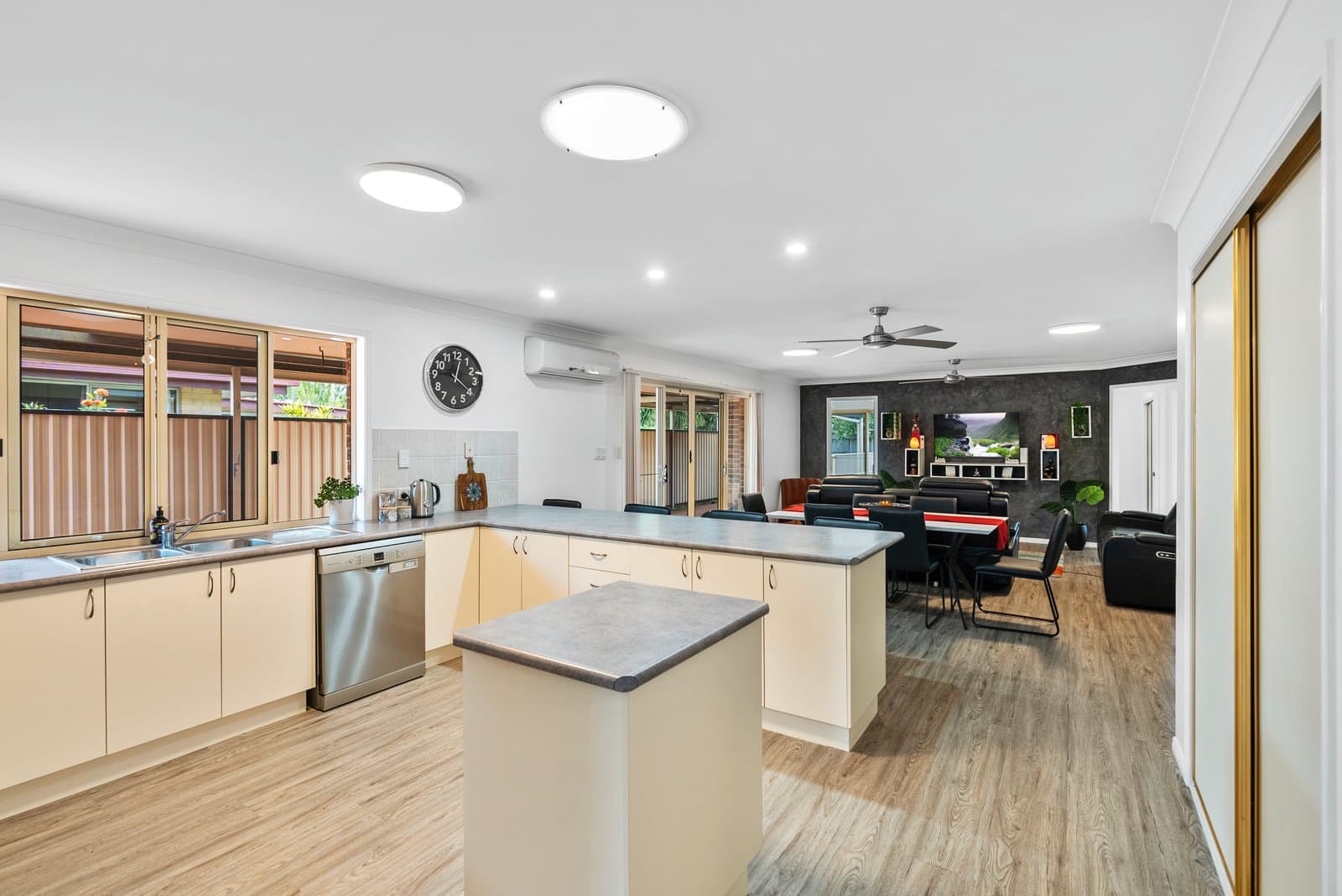 27 Elizabeth Street, CURRUMBIN WATERS QLD 4223, Currumbin Waters - Thumbnail 7