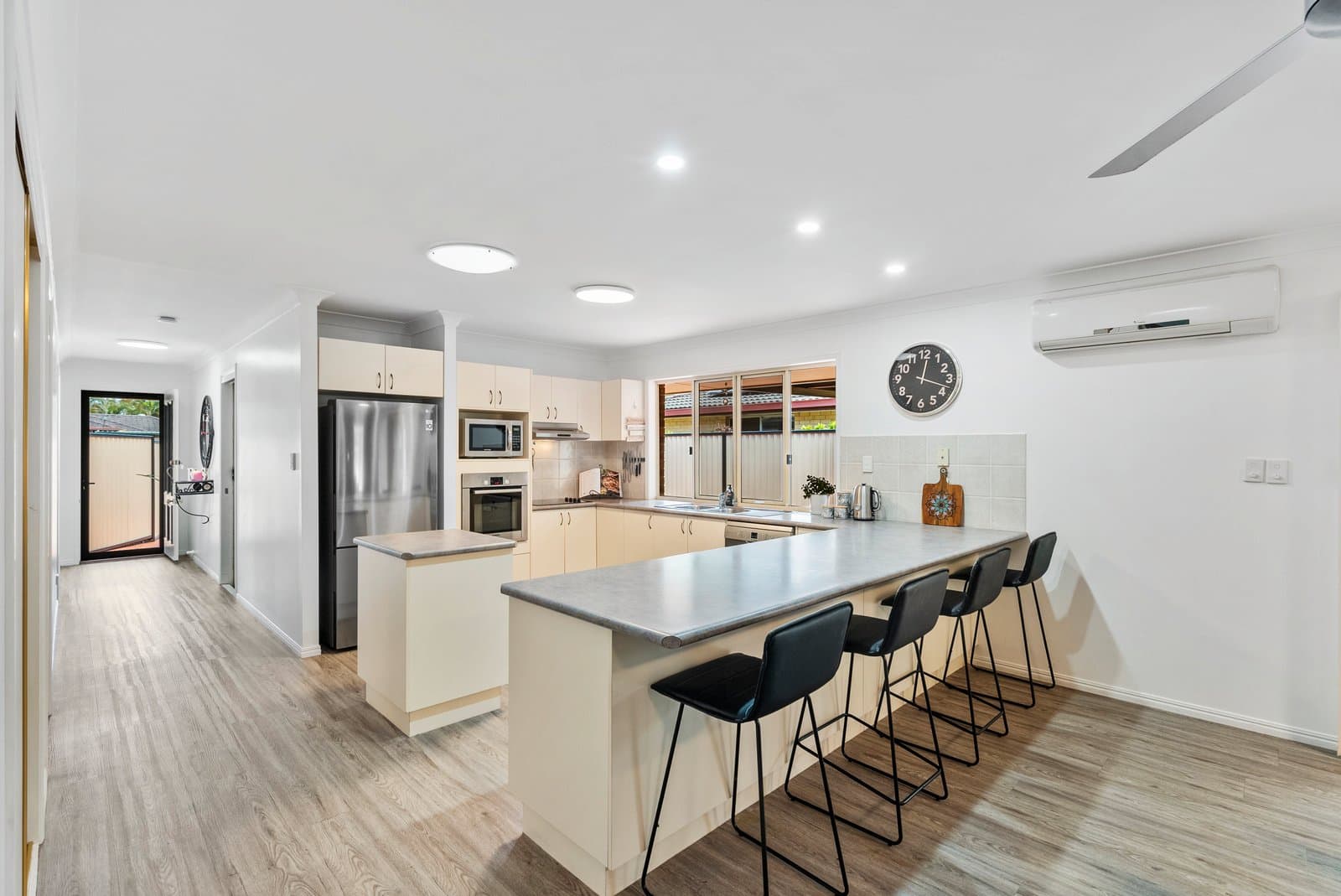 27 Elizabeth Street, CURRUMBIN WATERS QLD 4223, Currumbin Waters - Thumbnail 8