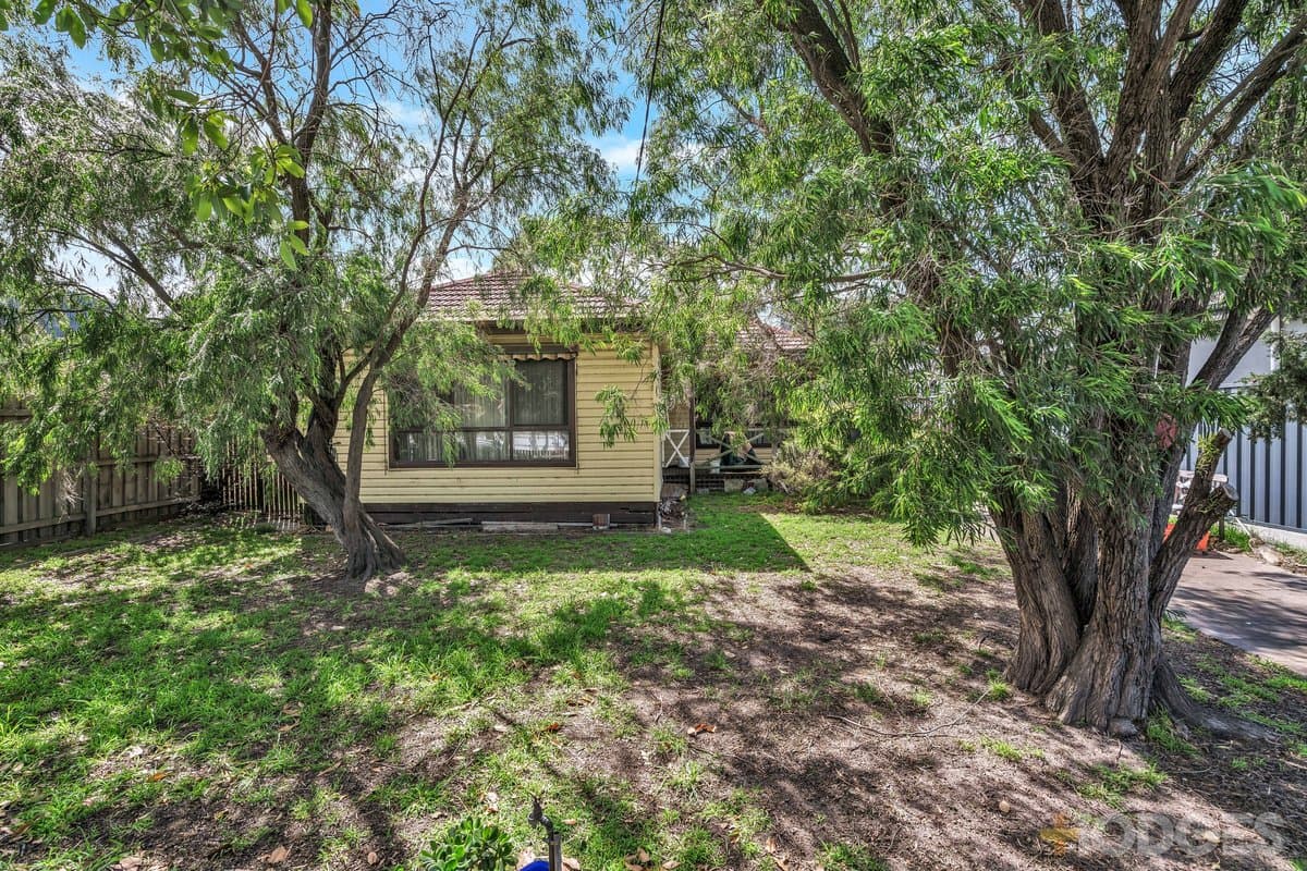 22 Bundora Parade, Mentone - Image 1