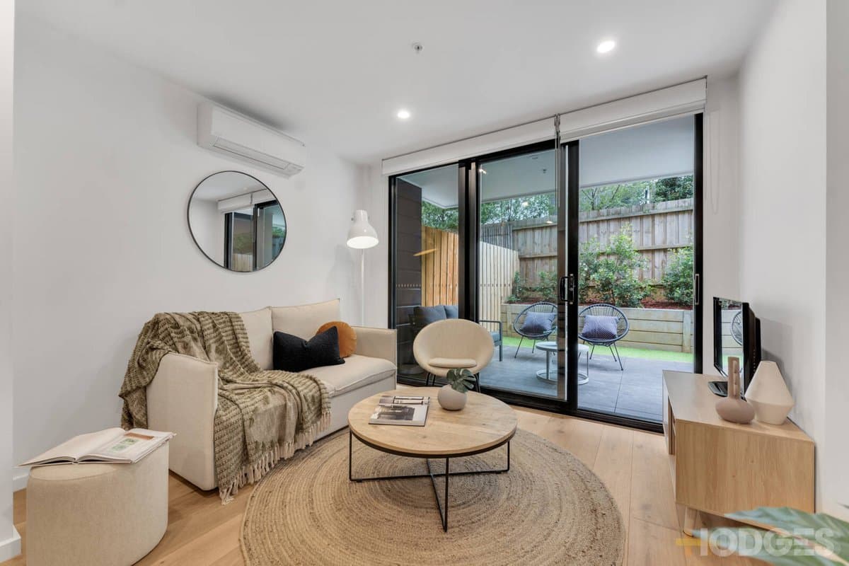 8 / 15 Major Street, Highett - Image 1