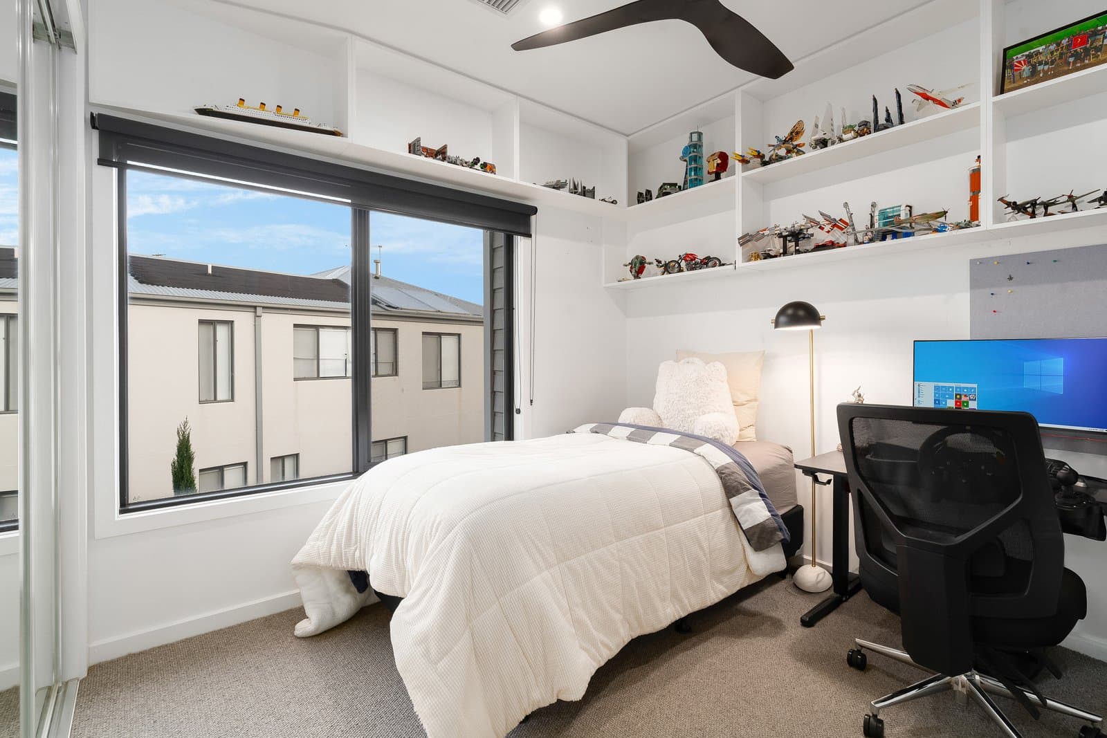 1/49 Dryden Way, Highton, Highton - Image 1