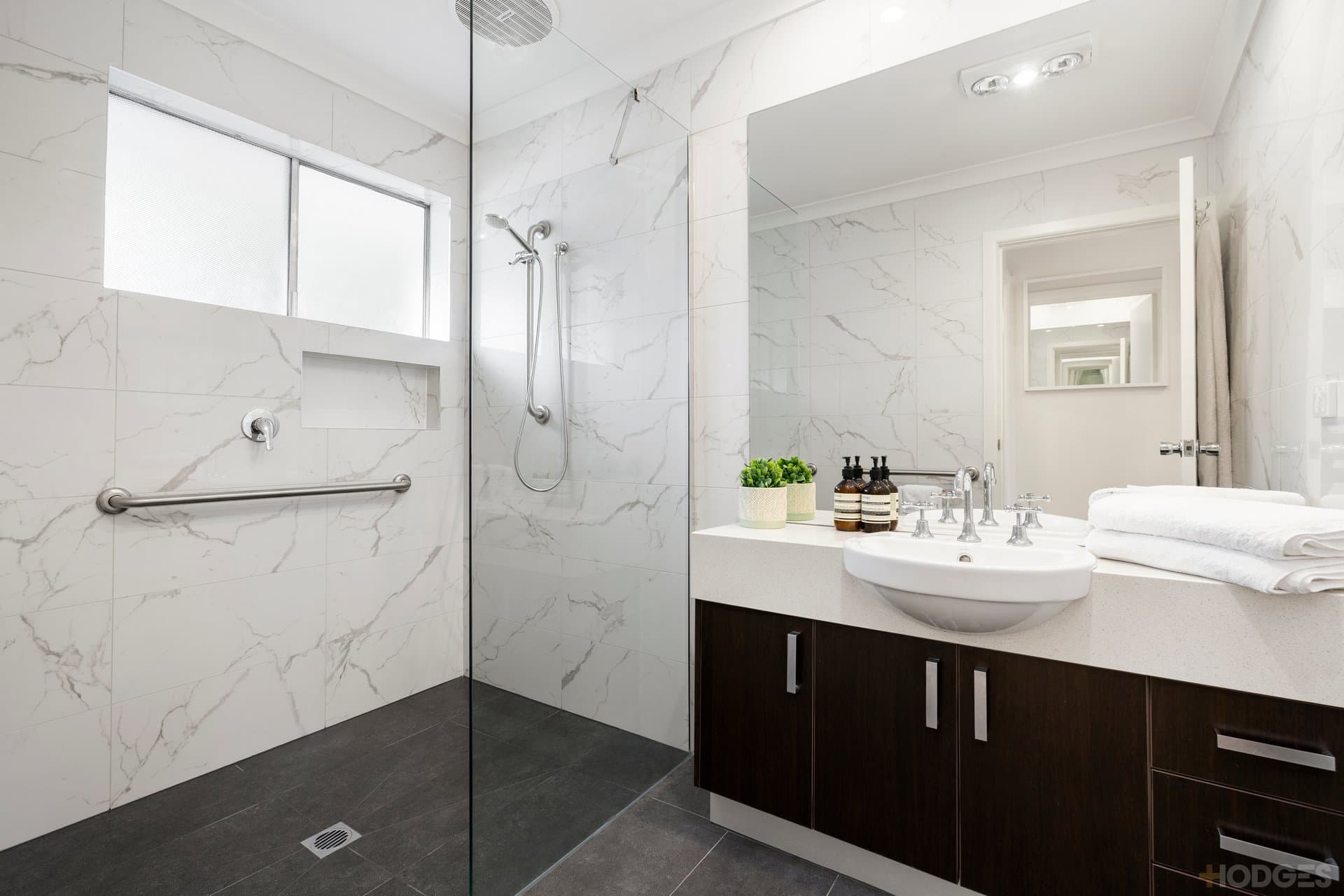 1 / 97 Bay Road, Sandringham - Thumbnail 2