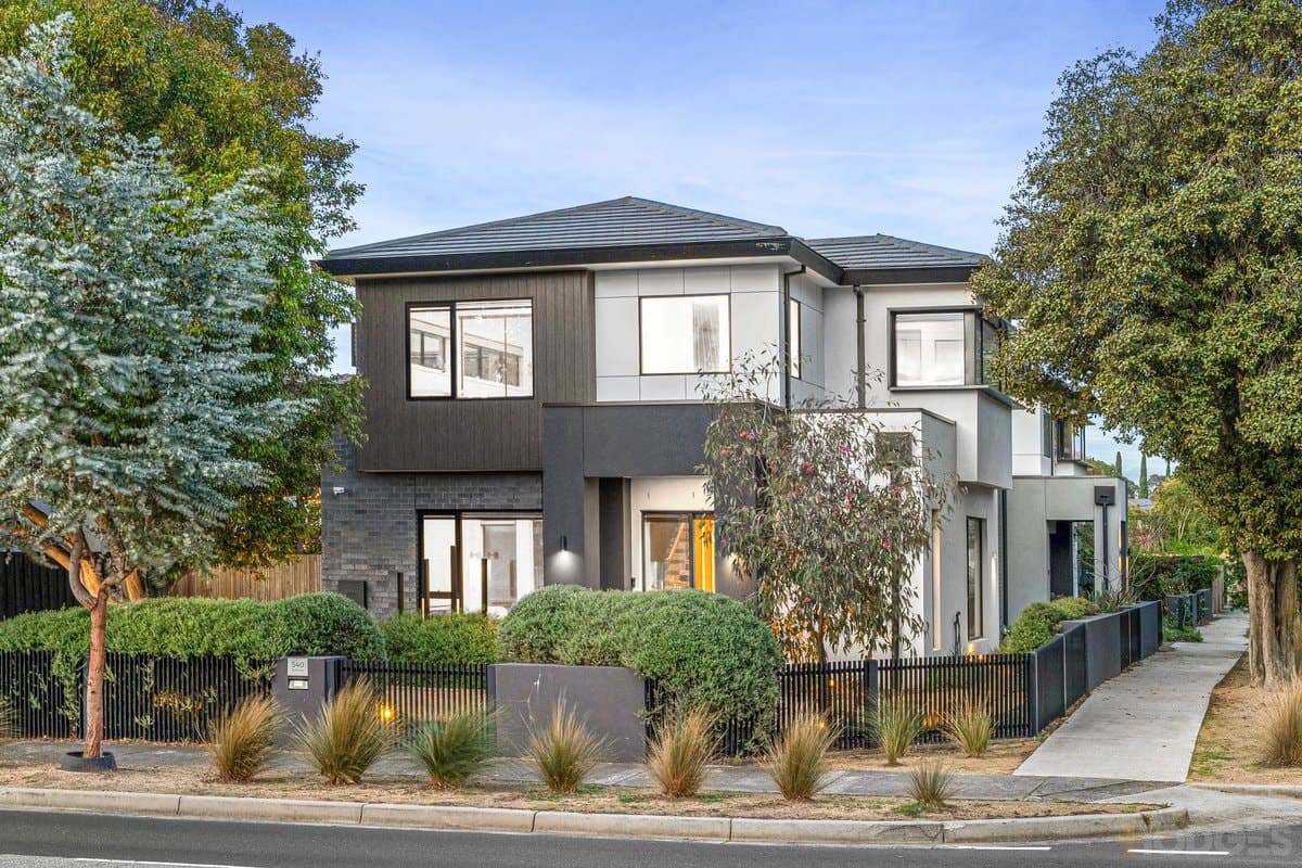 540 Bluff Road, Hampton, VIC, 3188, Hampton - Thumbnail 3