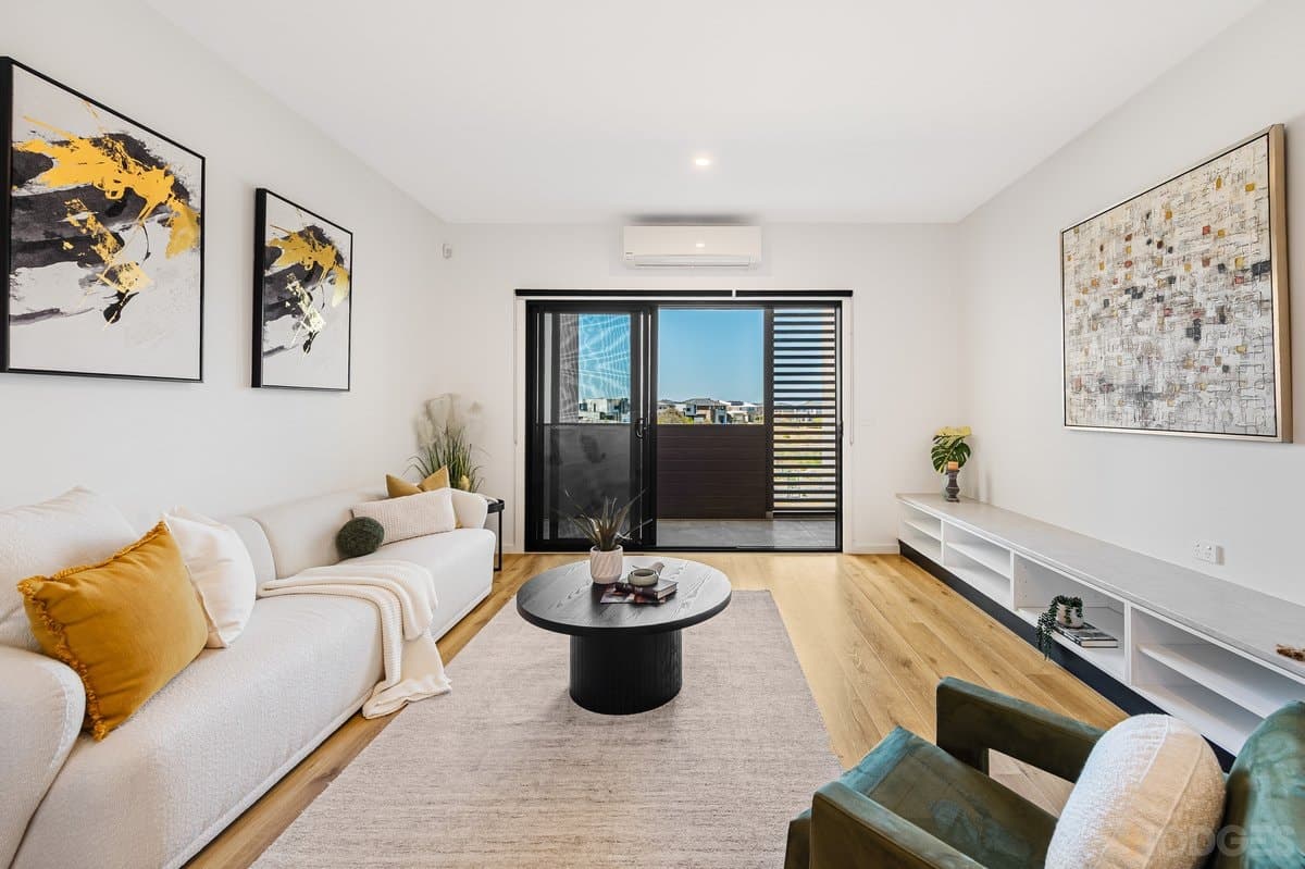 57 Aquatic Drive, Werribee South, VIC, 3030, Werribee South - Thumbnail 2