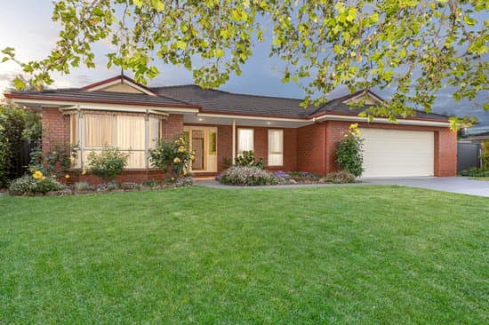 16 Alfredton Drive, Alfredton, Alfredton - Image 1