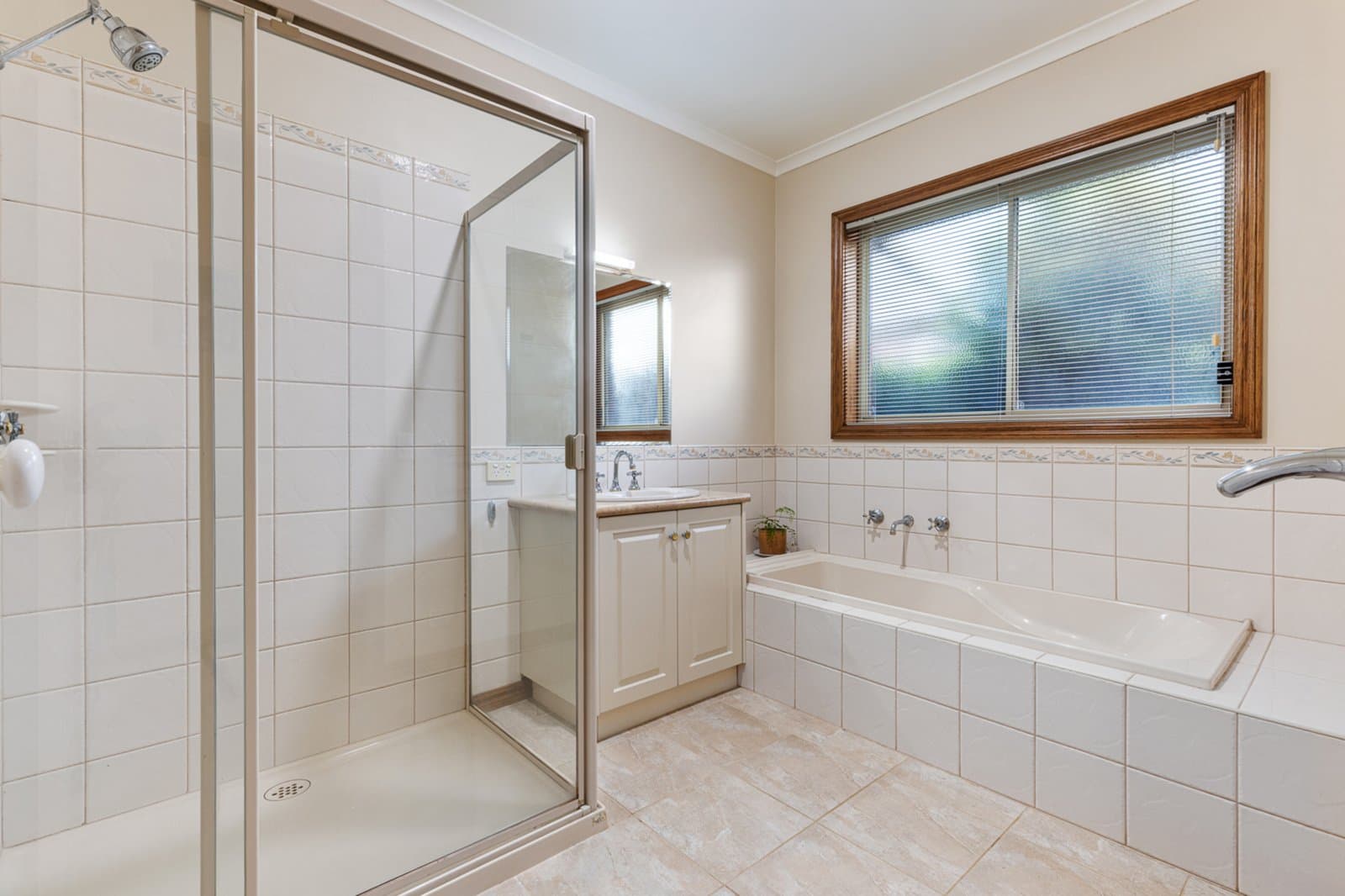 16 Alfredton Drive, Alfredton, Alfredton - Thumbnail 8