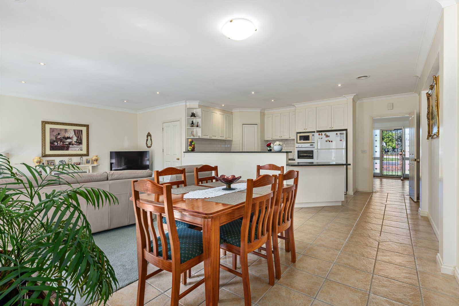 8 Webbcona Parade, Wendouree, Wendouree - Thumbnail 6