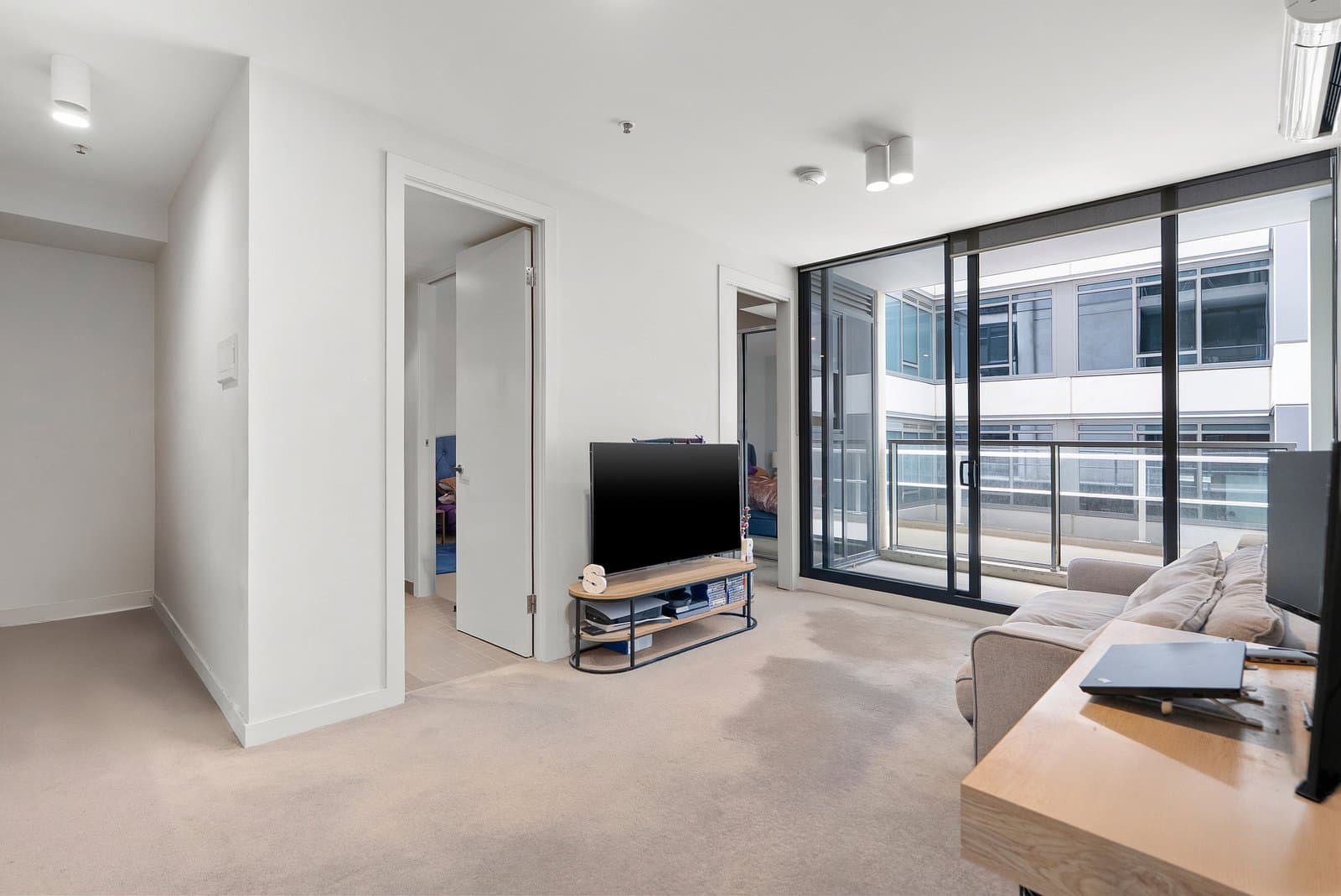 601/50 Claremont Street, South Yarra, South Yarra - Thumbnail 3