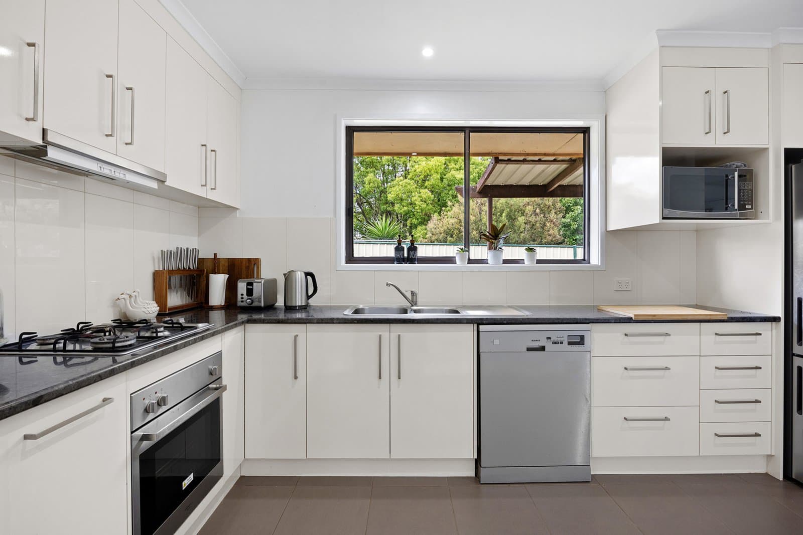 2 Adelaide Street, Flora Hill, Flora Hill - Thumbnail 7